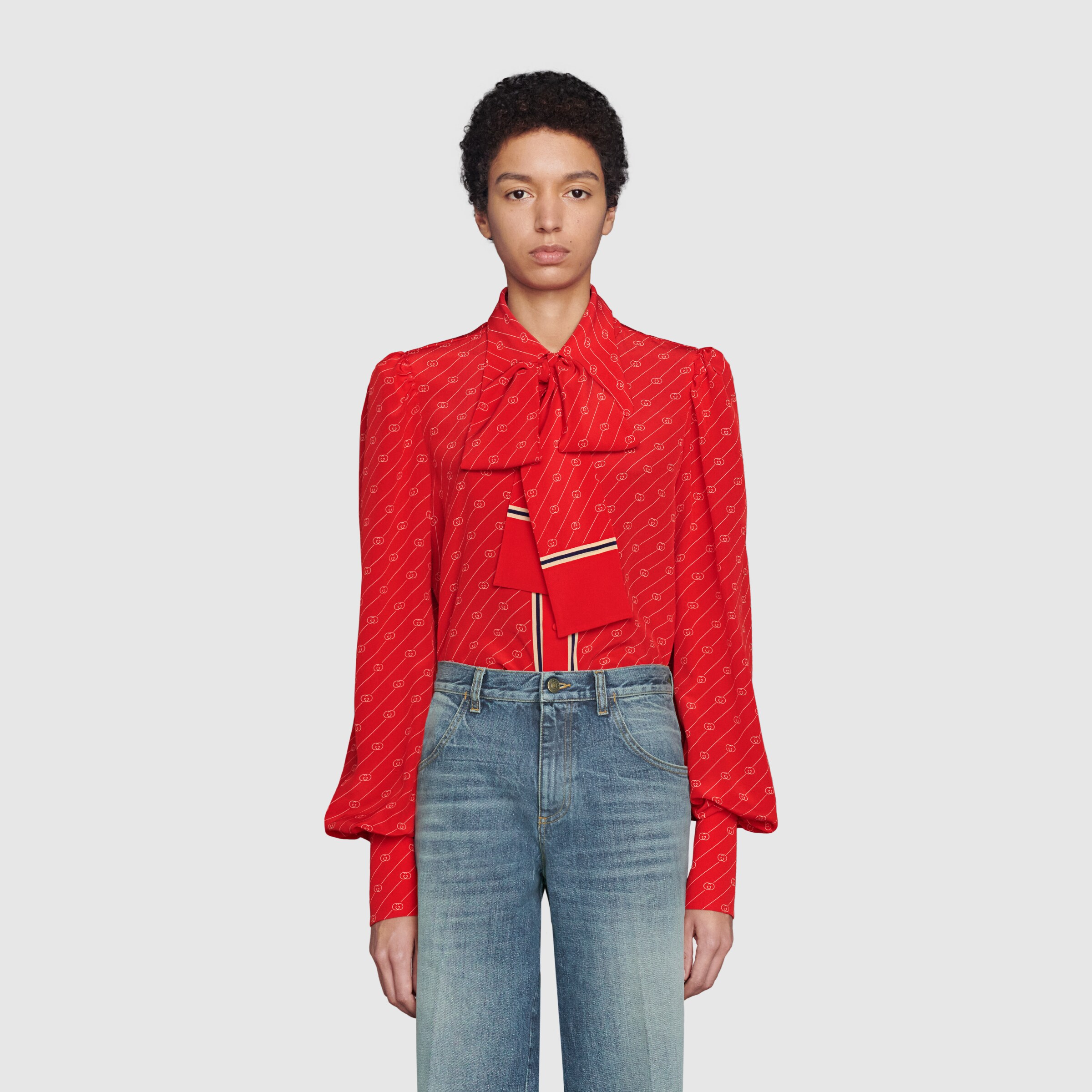 660046_ZAGRU_6447_004_100_0000_Light-GG-diagonal-silk-shirt-with-neck-bow.jpg
