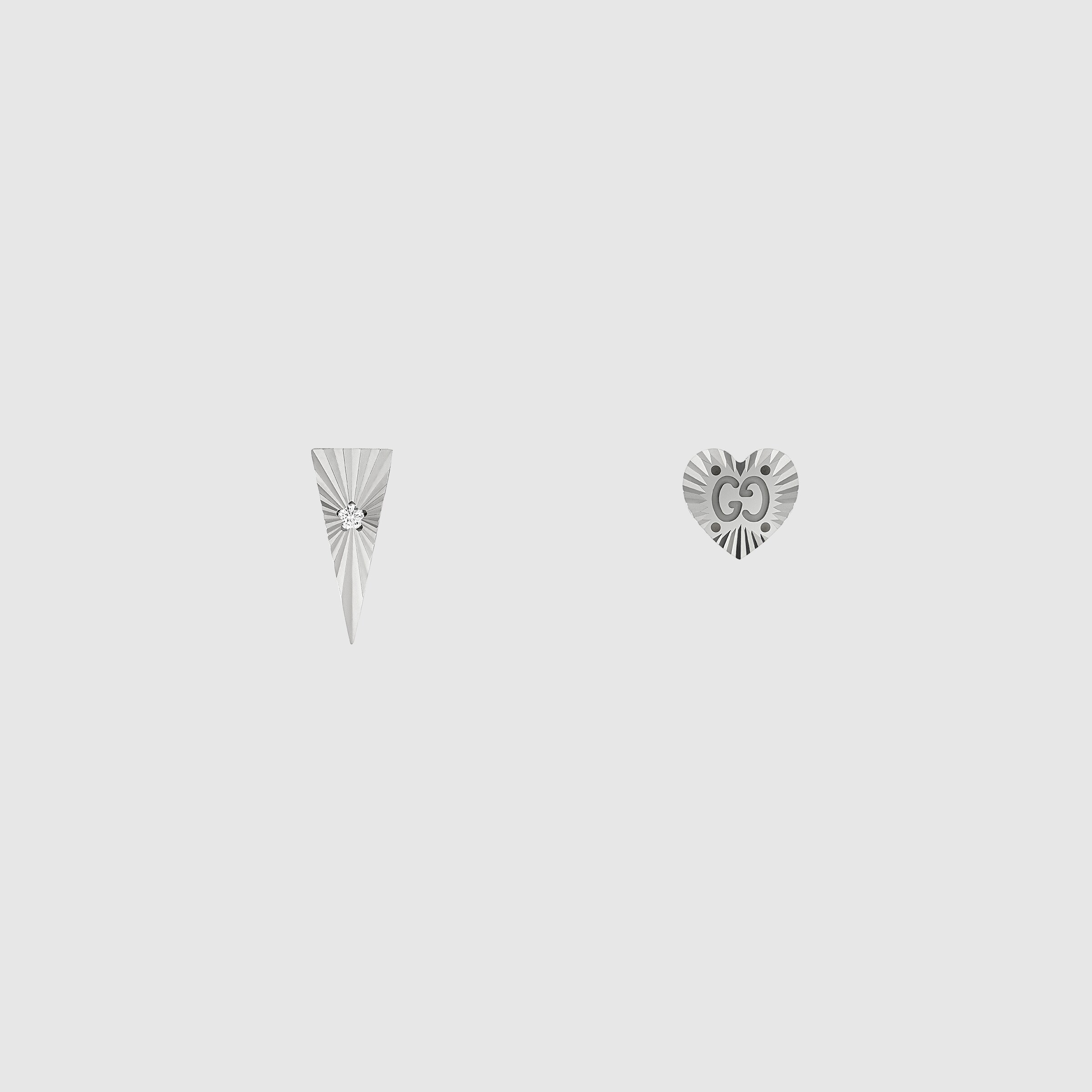 662067_J8568_9066_001_100_0000_Light-Icon-18k-asymmetric-earrings.jpg