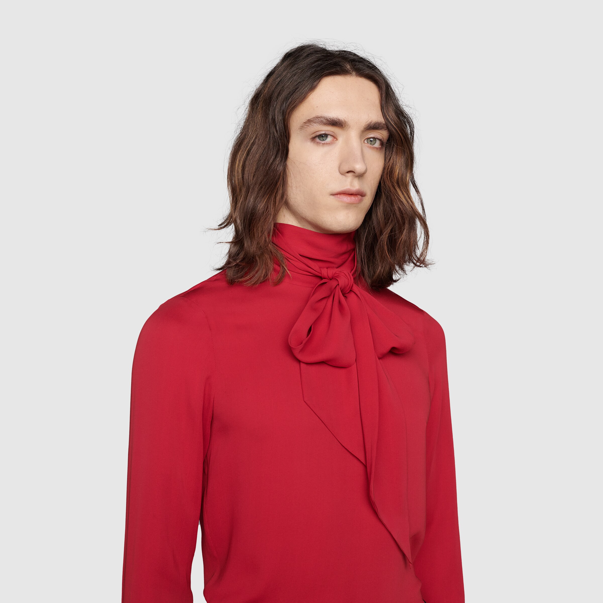 664547_Z633A_6544_010_100_0000_Light-2015-Re-Edition-silk-shirt-with-bow.jpg