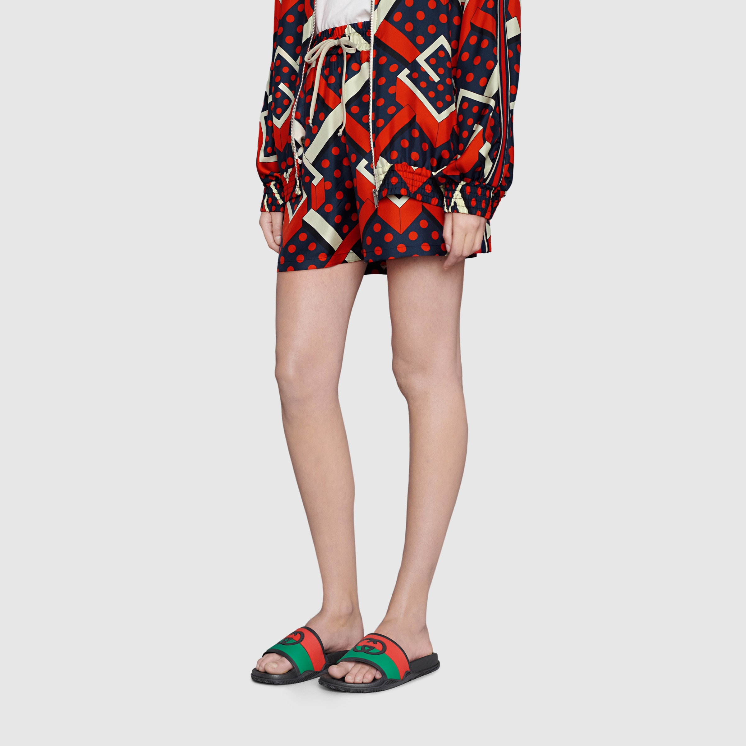 655461_JFA00_8815_008_100_0000_Light-Womens-Interlocking-G-slide-sandal.jpg
