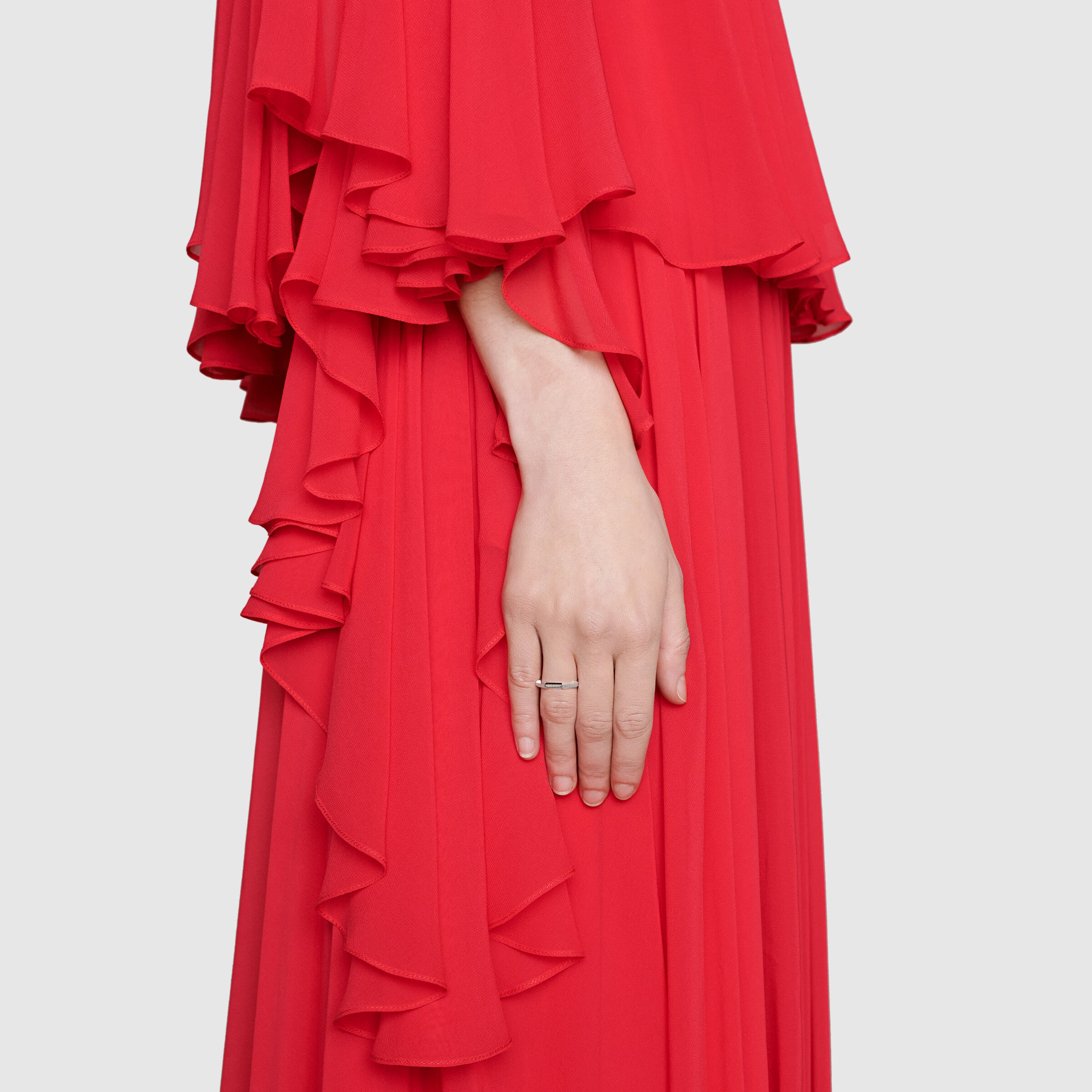 662097_J8502_9000_008_100_0000_Light-Gucci-Link-to-Love-striped-ring.jpg