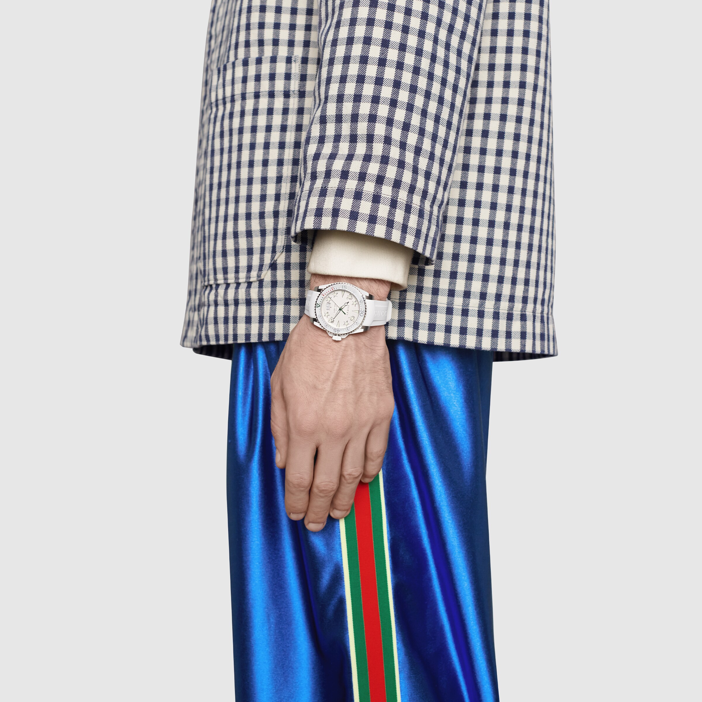 663938_I16X0_8526_008_100_0000_Light-Gucci-Dive-watch-40mm.jpg
