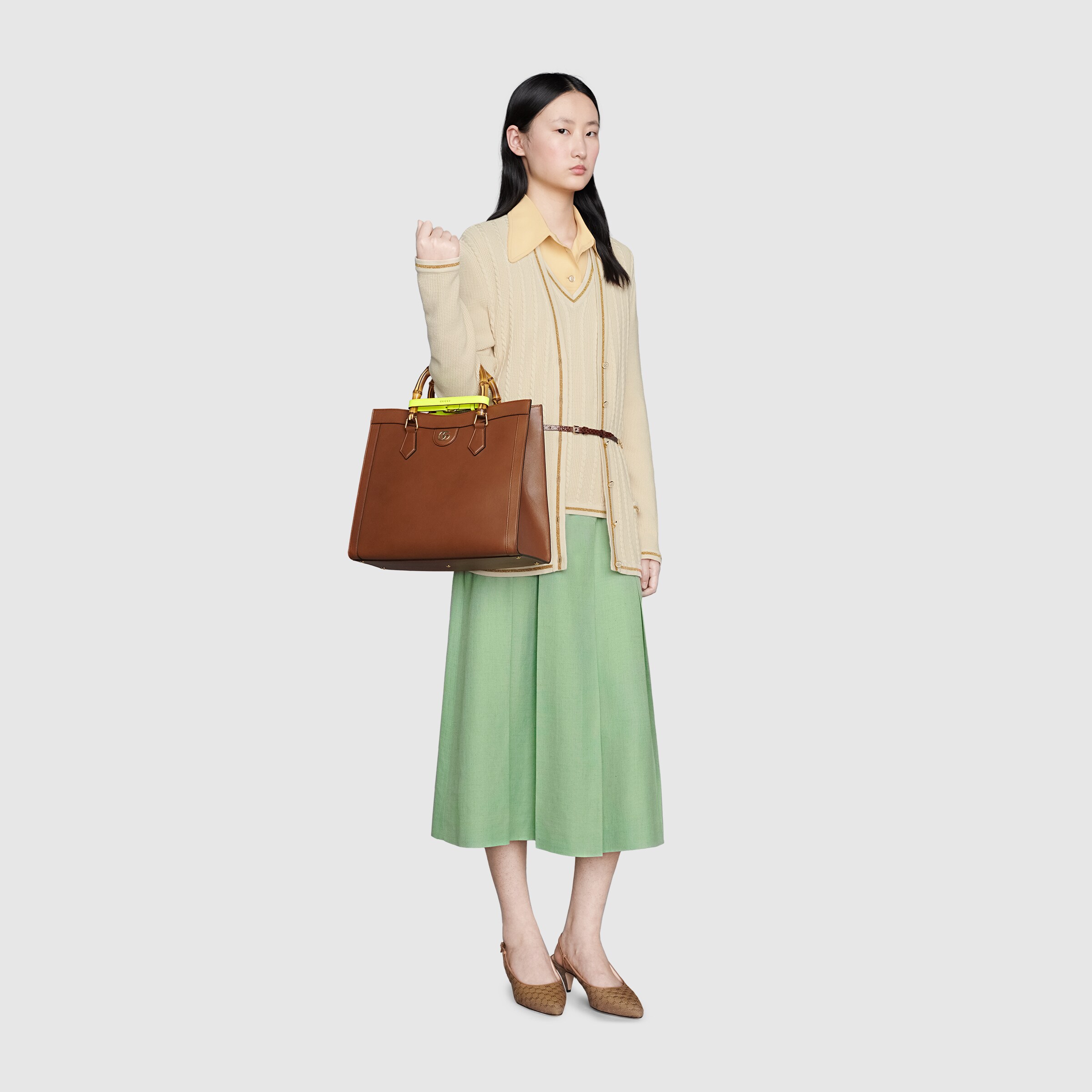 653334_XKBTA_9099_002_100_0000_Light-Gold-lam-trimmed-vest.jpg