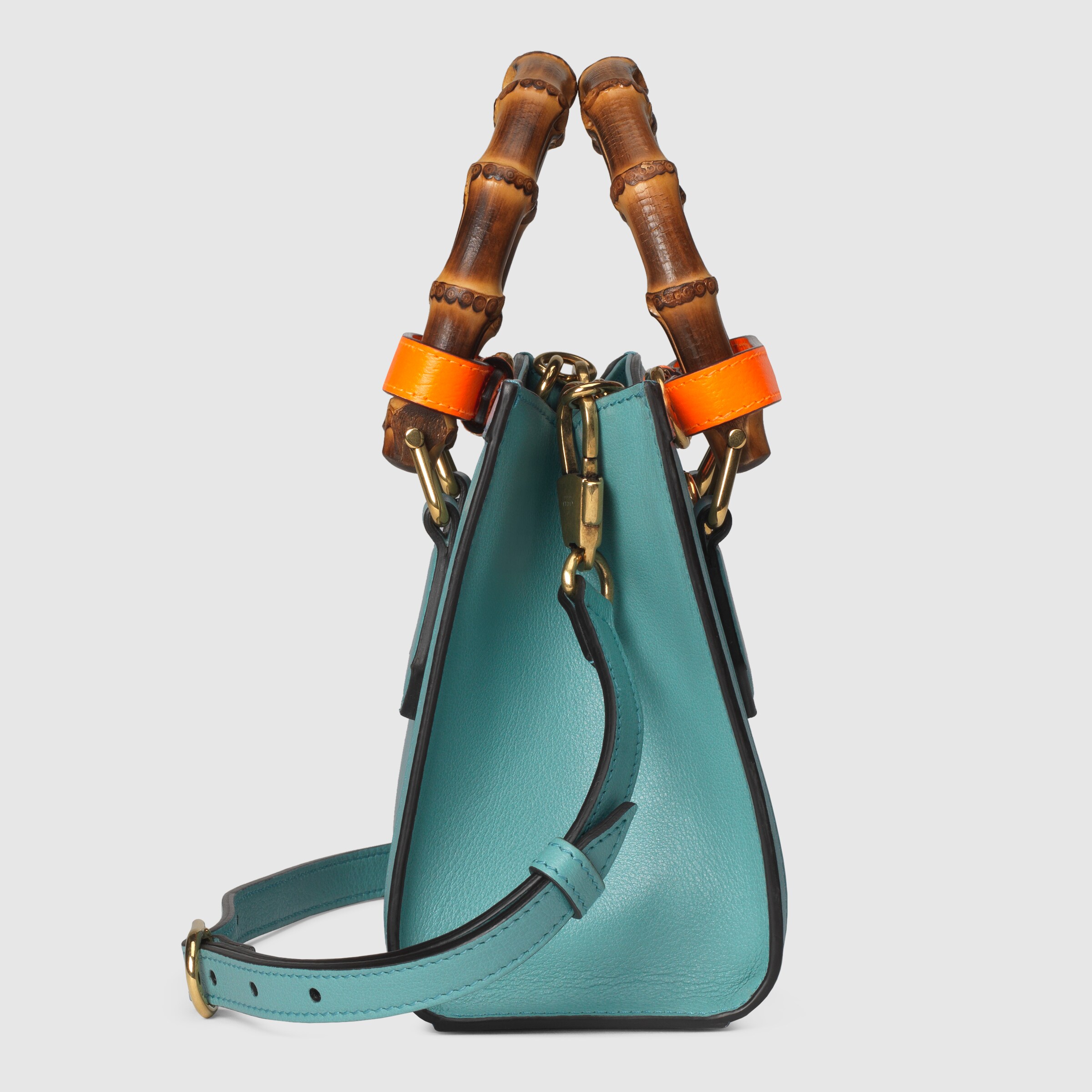 655661_17QDT_4972_004_058_0000_Light-Gucci-Diana-mini-tote-bag.jpg