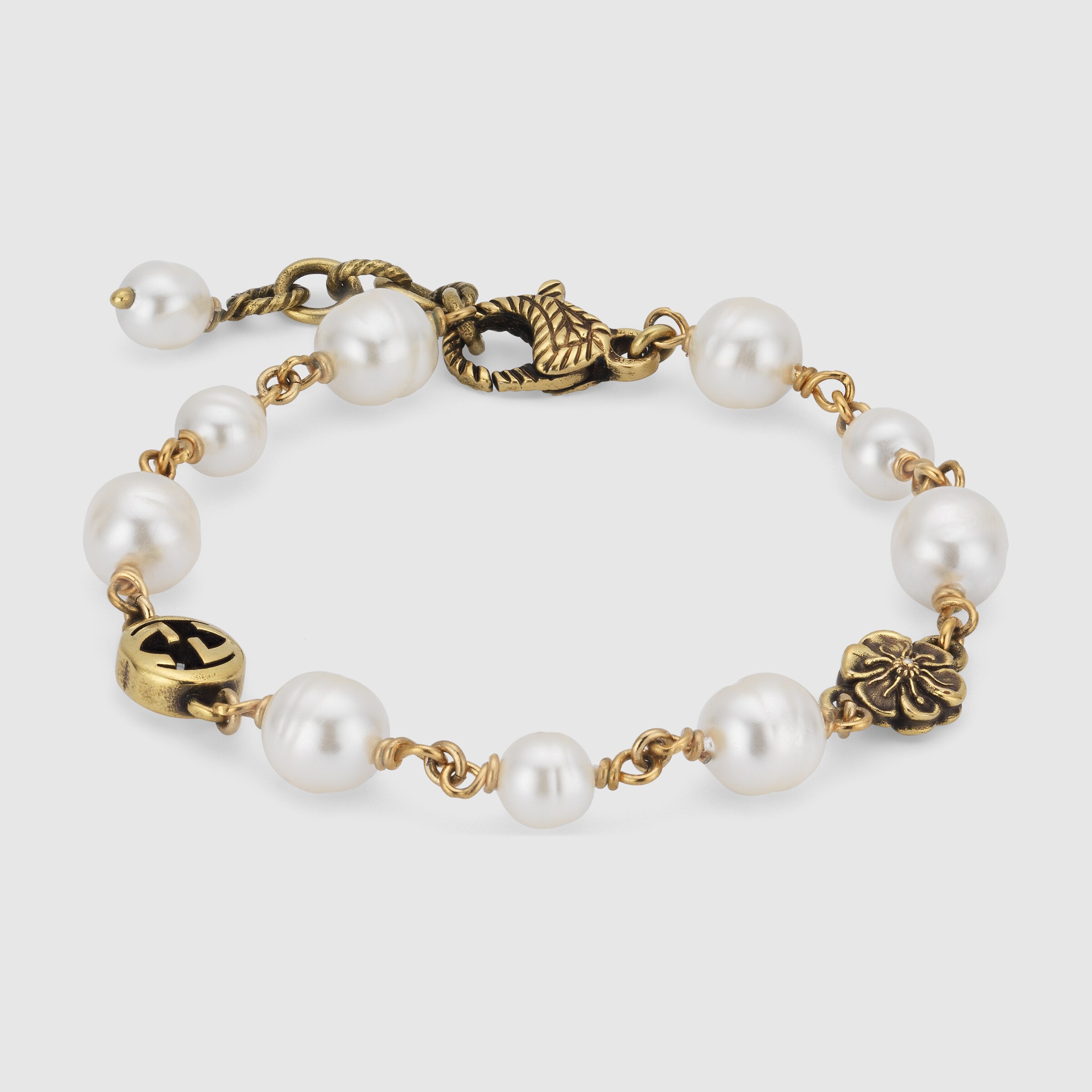 664352_I4620_8078_001_100_0000_Light-Interlocking-G-flower-pearl-bracelet.jpg