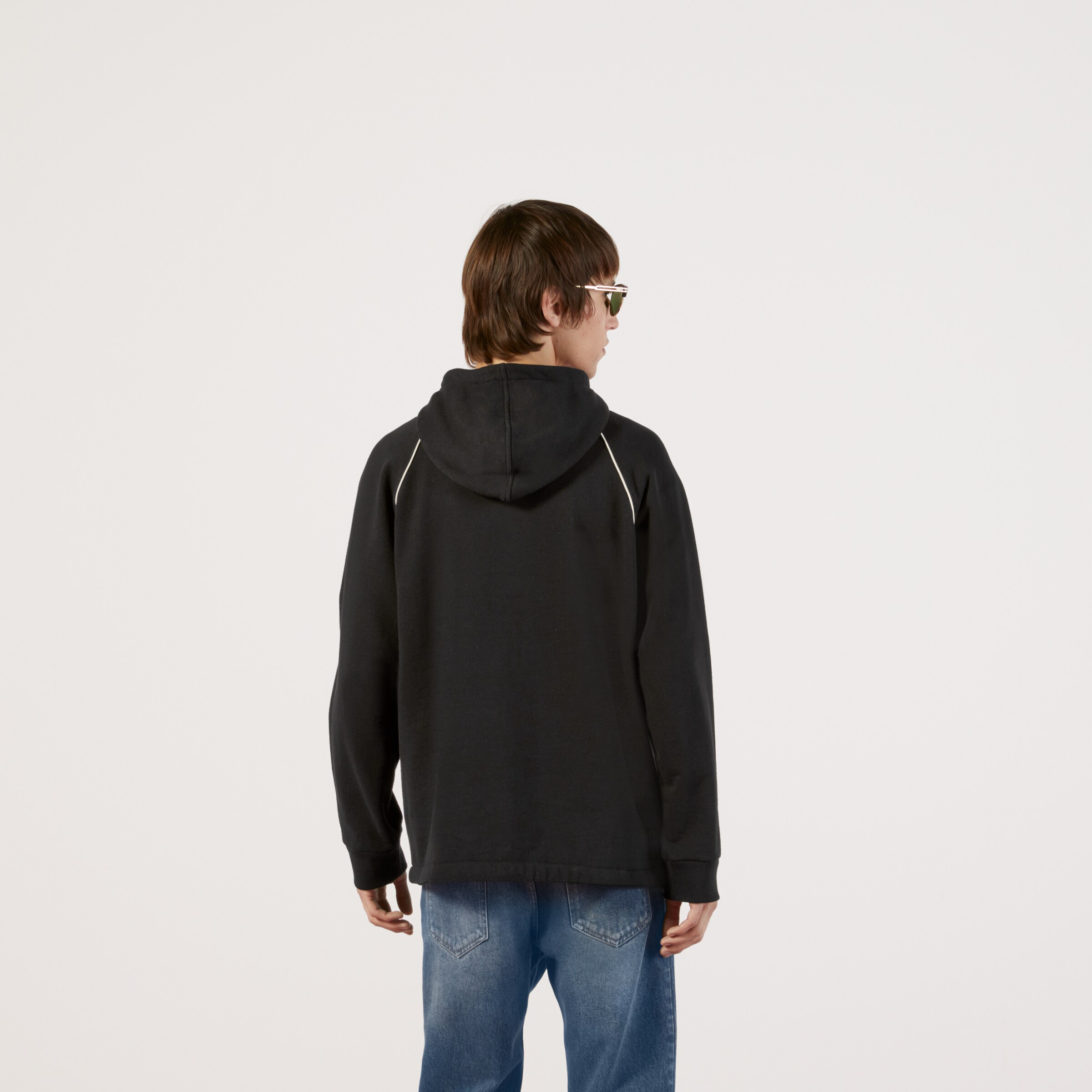645320_XJDAK_1060_011_100_0000_Light-Cotton-jersey-sweatshirt-with-Web.jpg