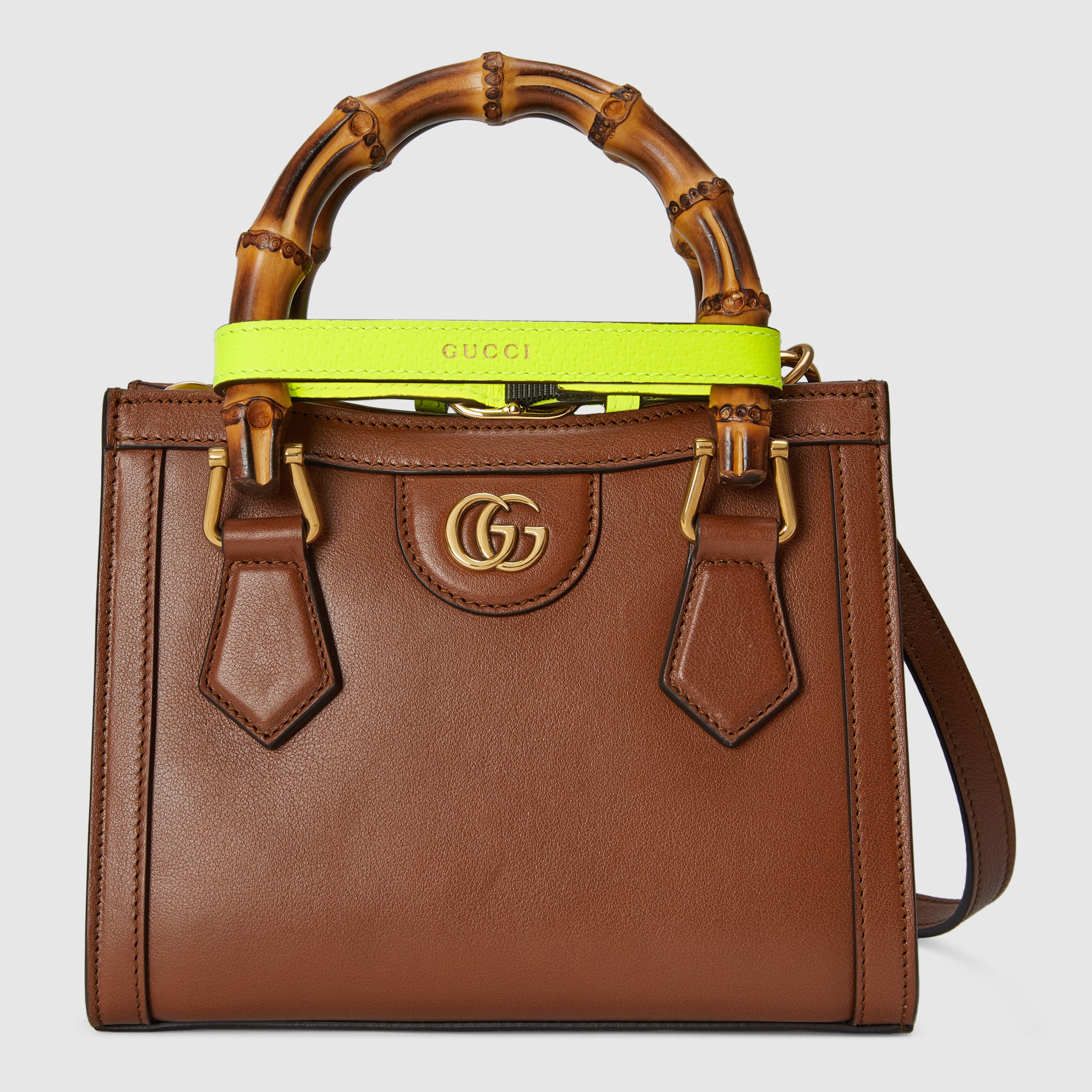 655661_17QDT_2582_001_058_0000_Light-Gucci-Diana-mini-tote-bag.jpg