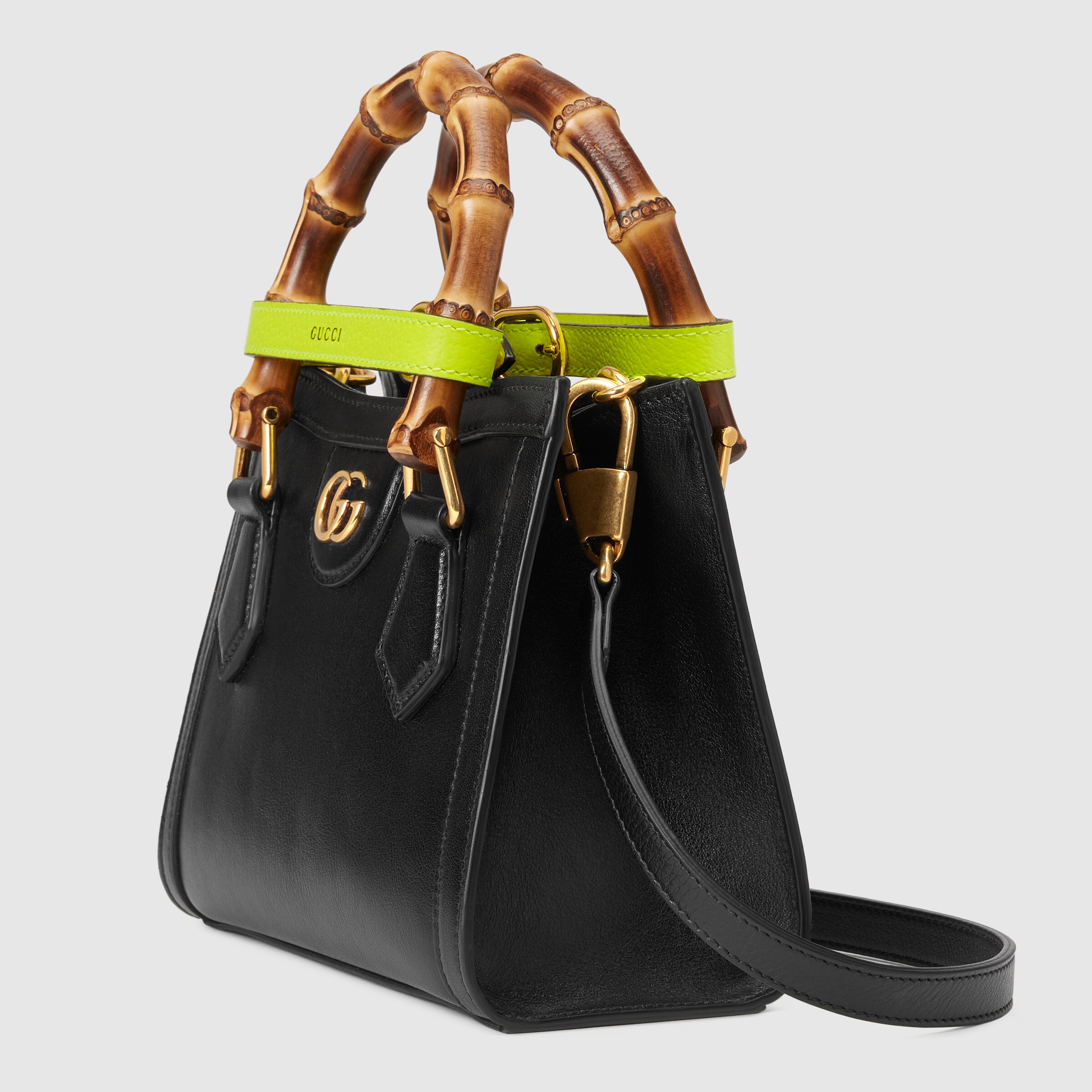 655661_17QDT_1175_002_058_0000_Light-Gucci-Diana-mini-tote-bag.jpg