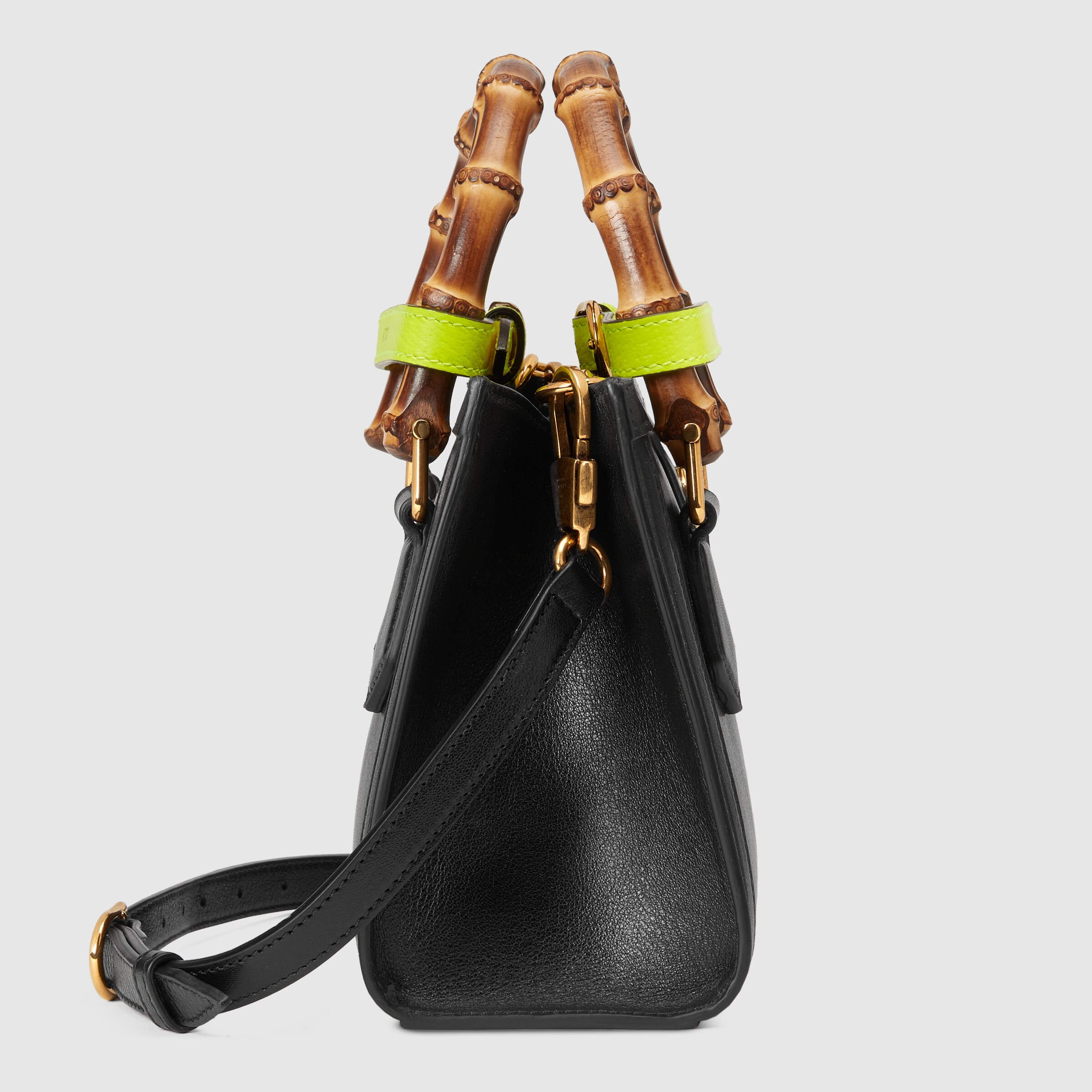655661_17QDT_1175_004_058_0000_Light-Gucci-Diana-mini-tote-bag.jpg