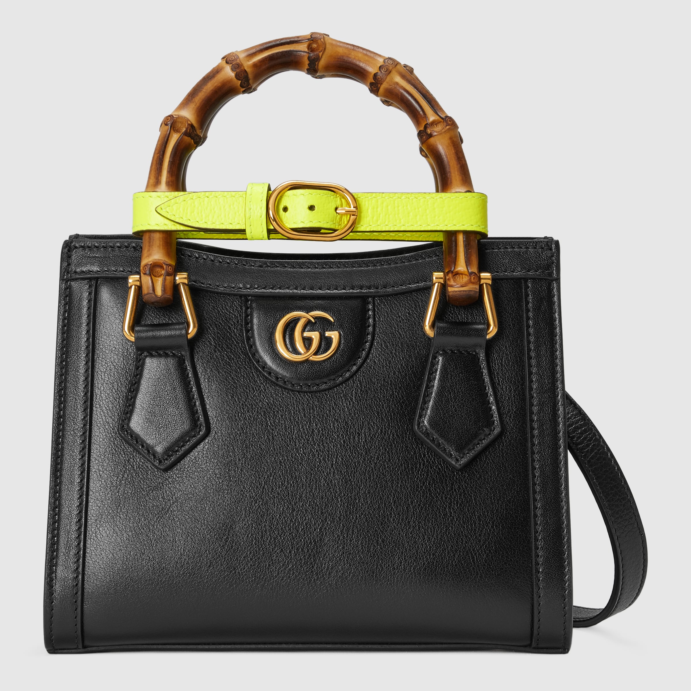 655661_17QDT_1175_010_058_0000_Light-Gucci-Diana-mini-tote-bag.jpg