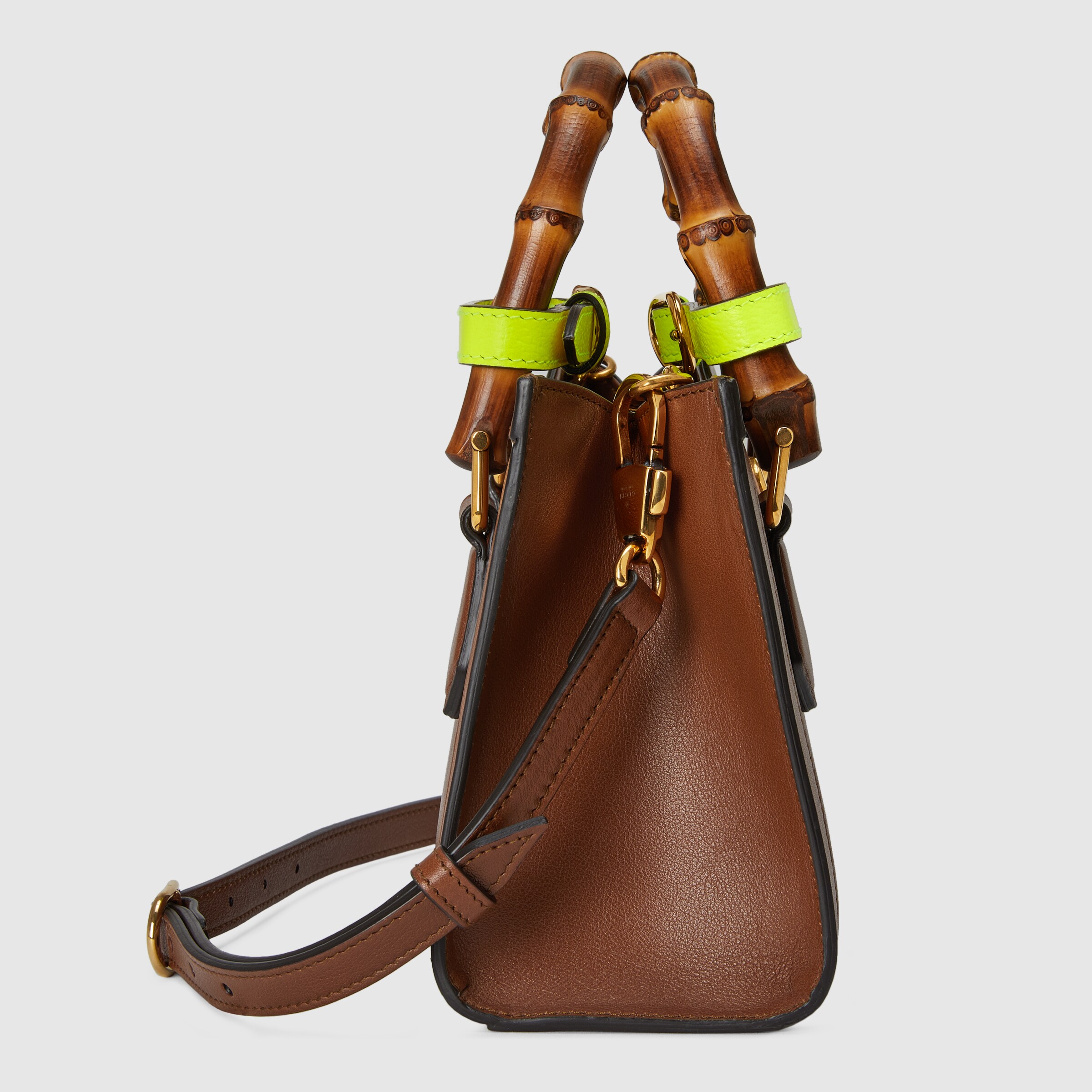 655661_17QDT_2582_004_058_0000_Light-Gucci-Diana-mini-tote-bag.jpg