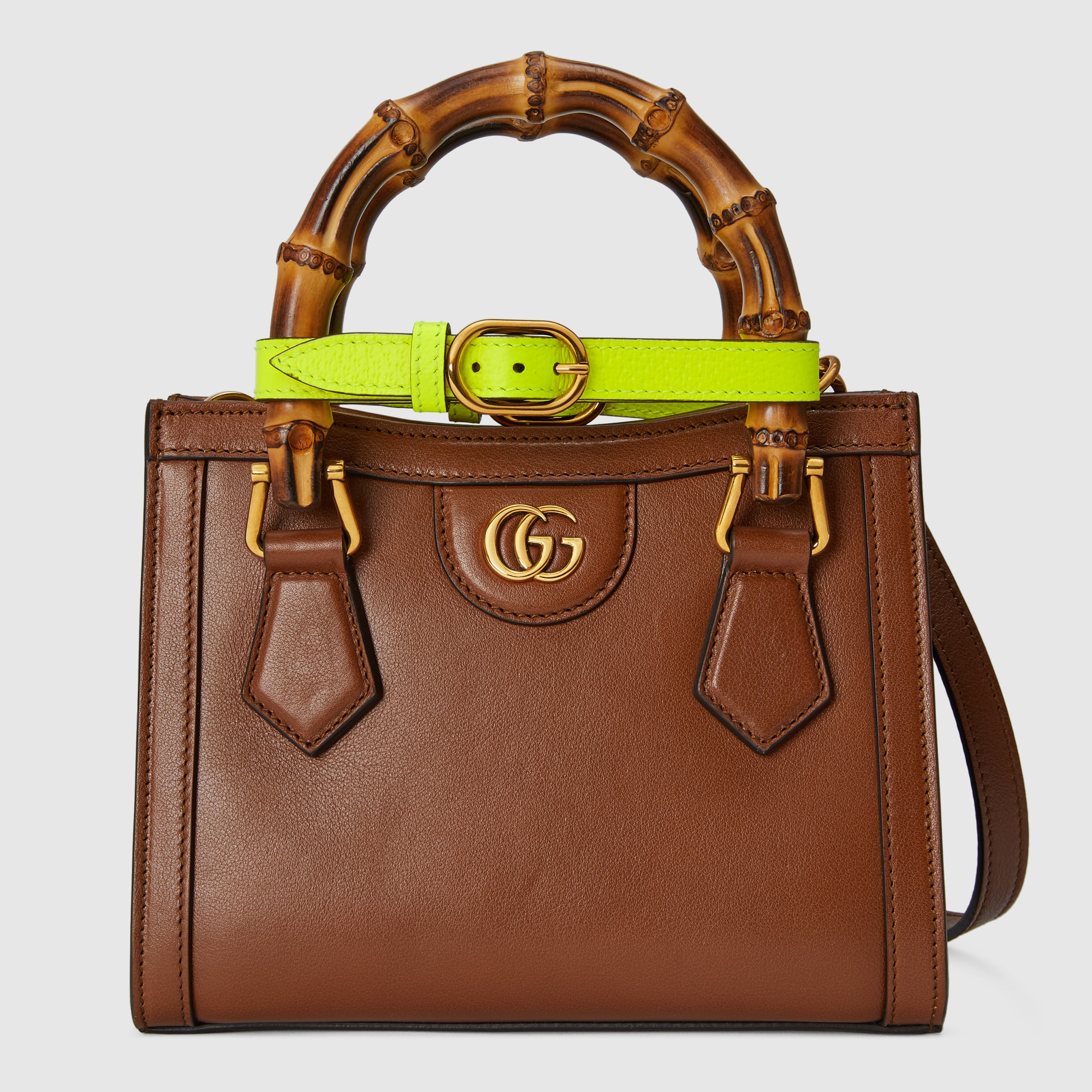 655661_17QDT_2582_010_058_0000_Light-Gucci-Diana-mini-tote-bag.jpg