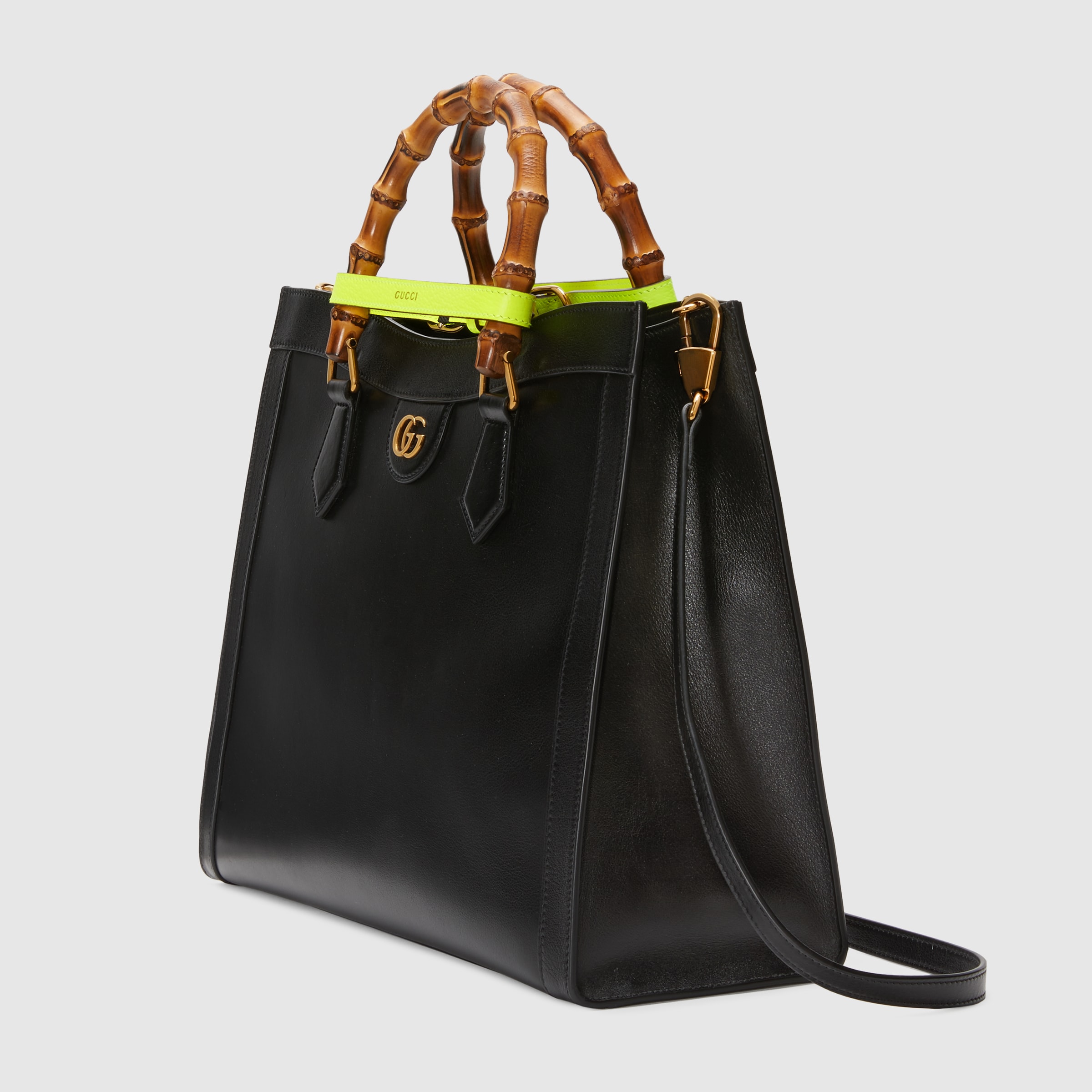 655658_17QDT_1175_002_085_0000_Light-Gucci-Diana-medium-tote-bag.jpg
