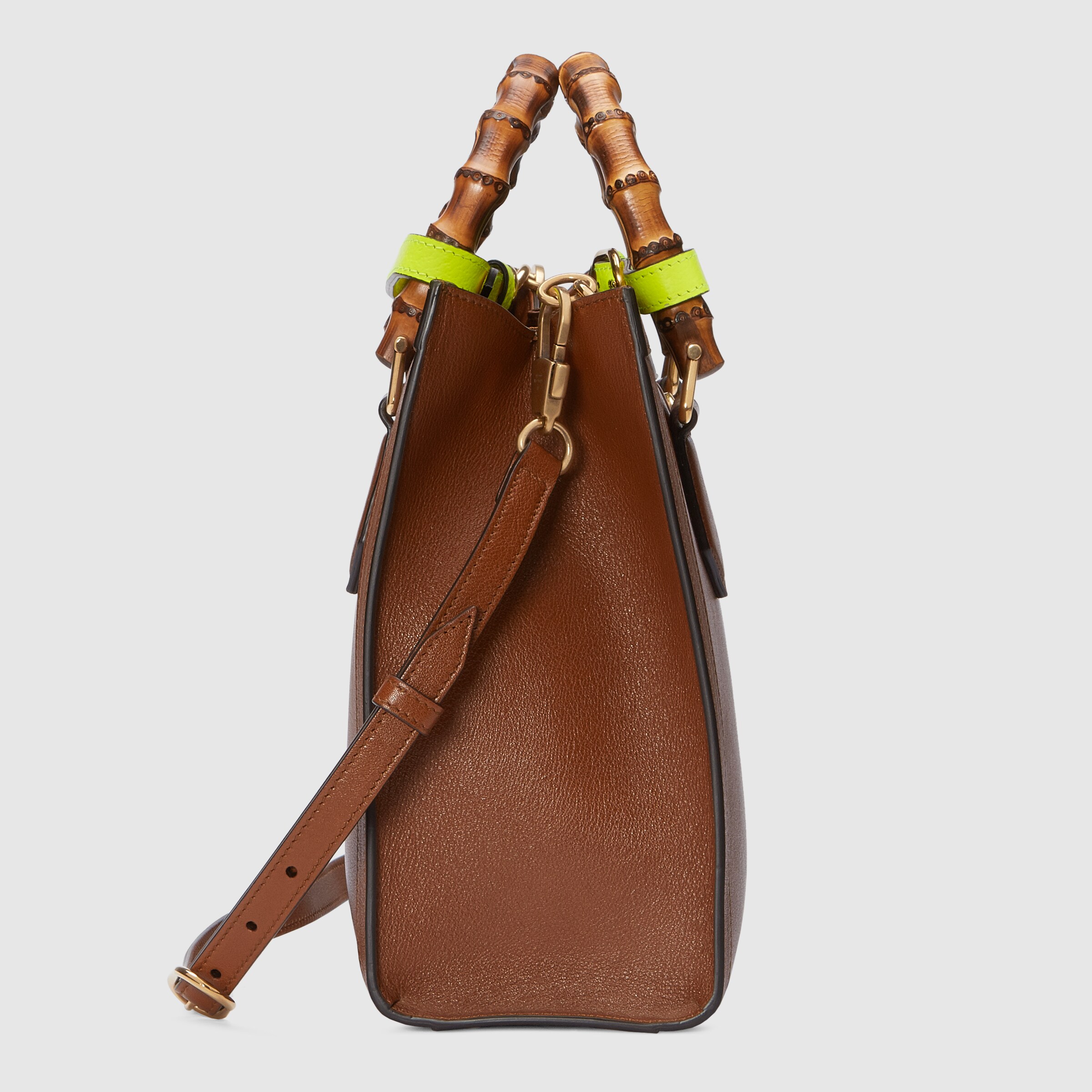 660195_17QDT_2582_004_067_0000_Light-Gucci-Diana-small-tote-bag.jpg
