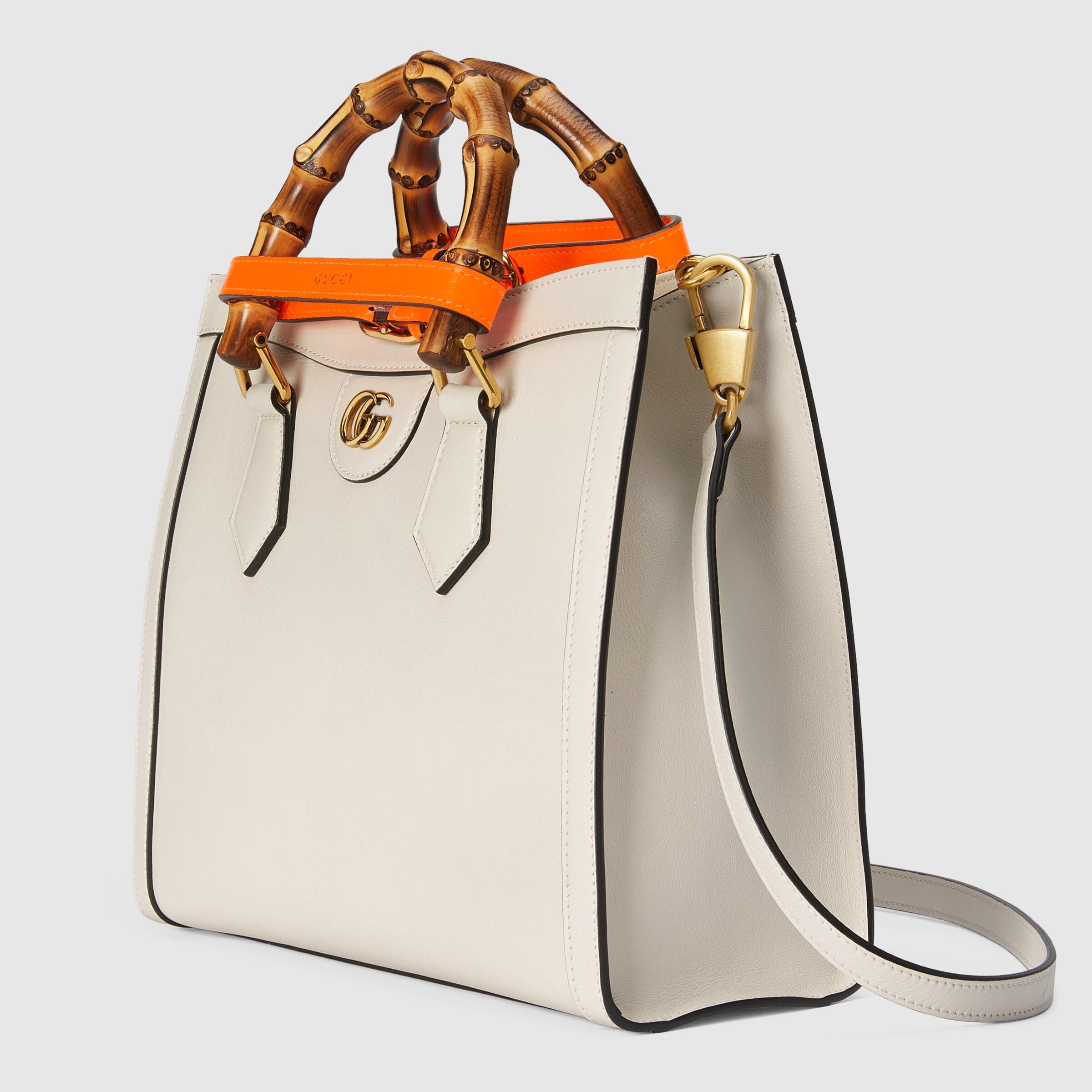 660195_17QDT_9060_002_067_0000_Light-Gucci-Diana-small-tote-bag.jpg