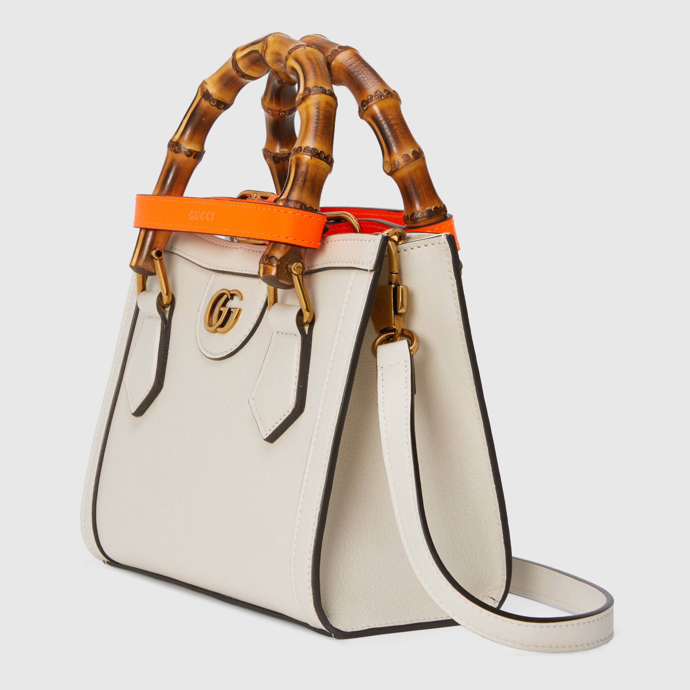 655661_17QDT_9060_002_058_0000_Light-Gucci-Diana-mini-tote-bag.jpg