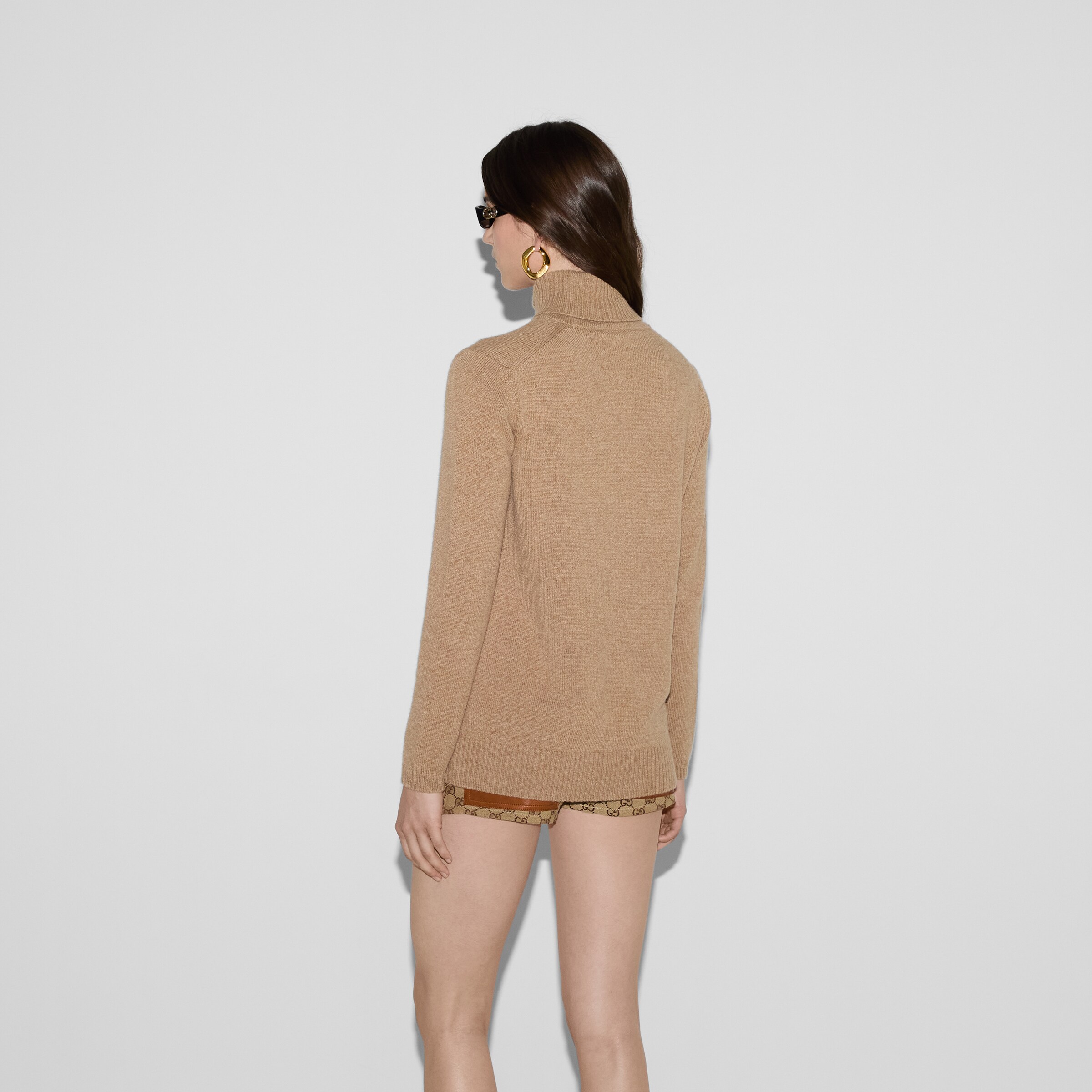 662195_XKBYJ_2184_004_100_0000_Light-Cashmere-turtleneck-with-Double-G.jpg