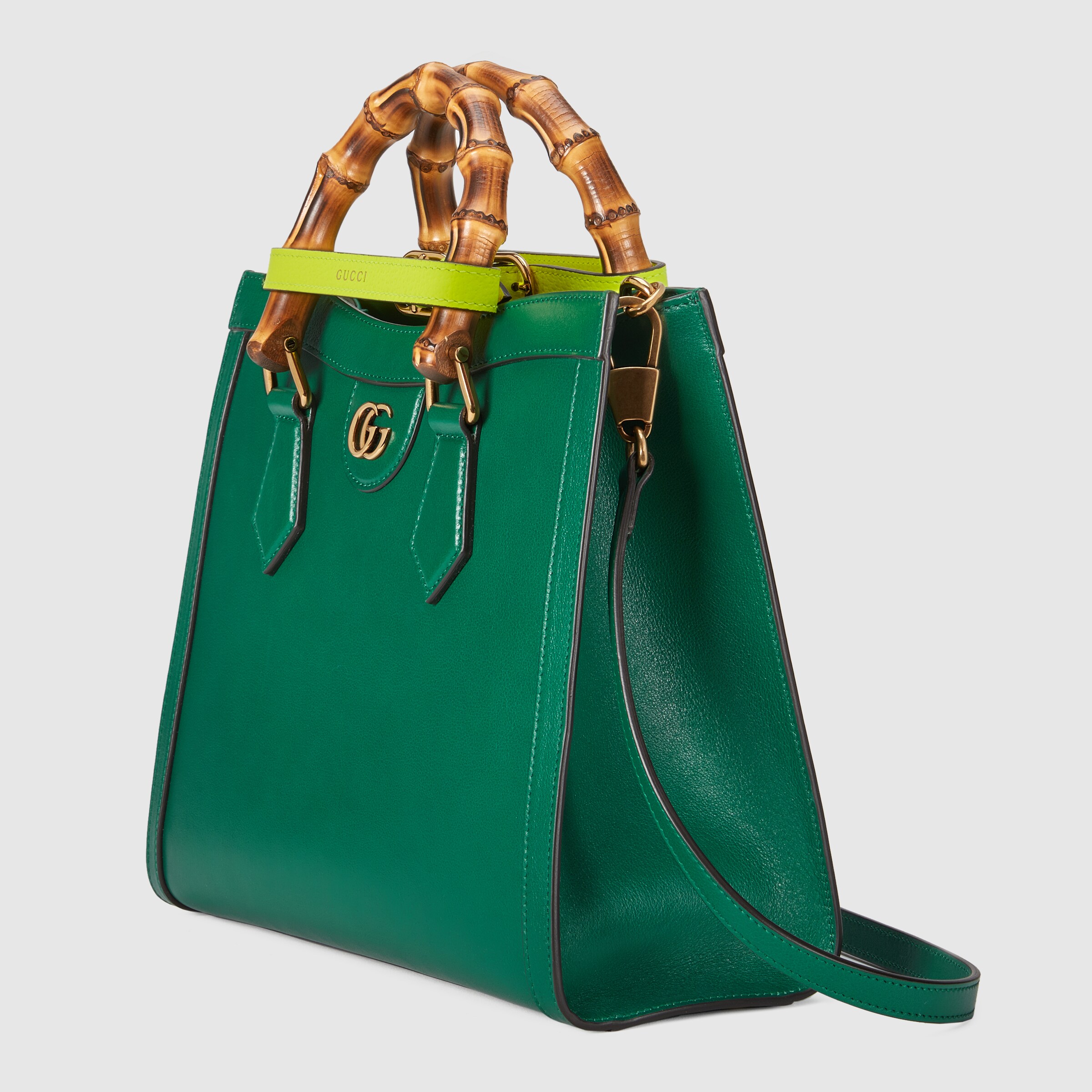 660195_17QDT_3177_002_067_0000_Light-Gucci-Diana-small-tote-bag.jpg