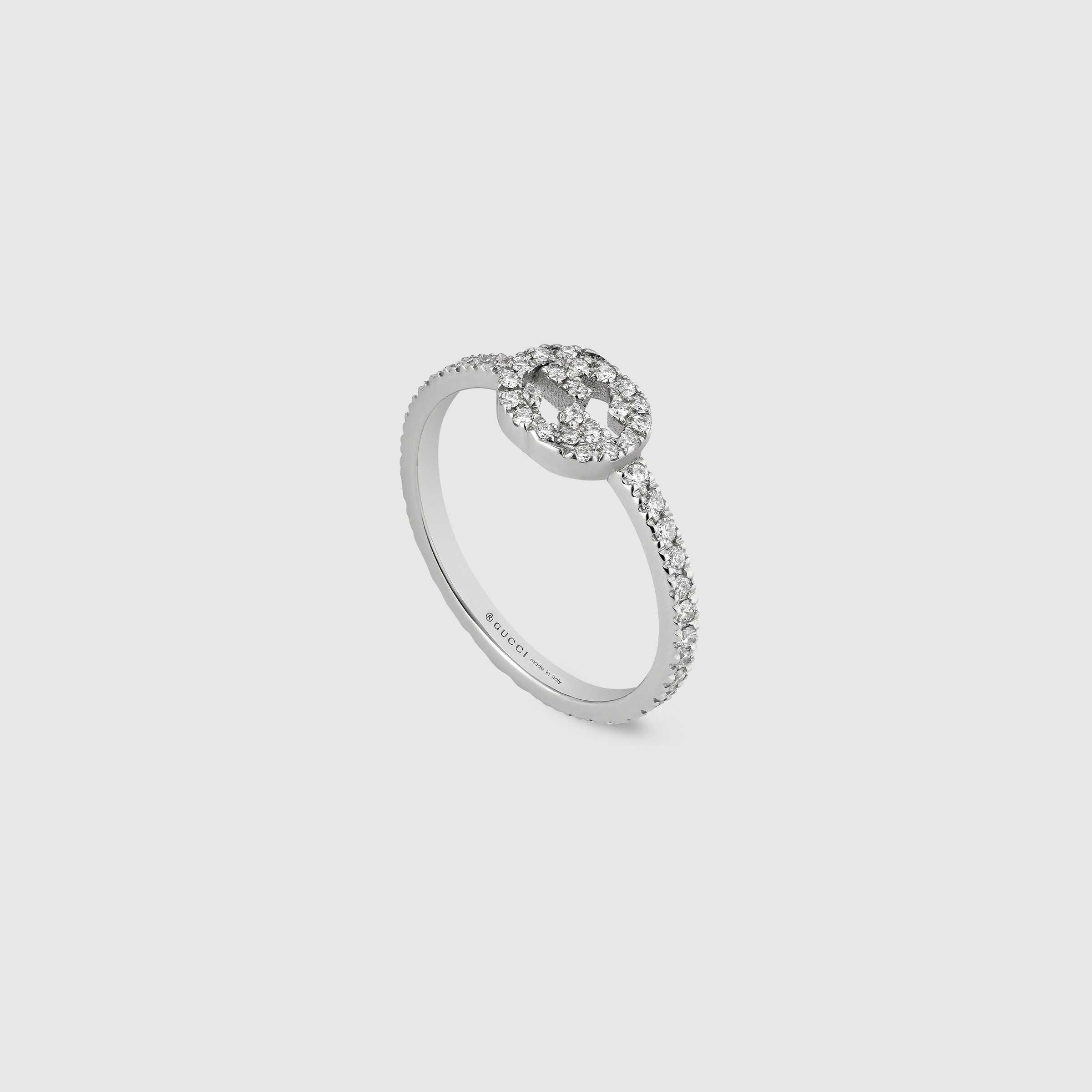 679113_J8568_9066_002_100_0000_Light-Interlocking-G-18k-diamond-ring.jpg