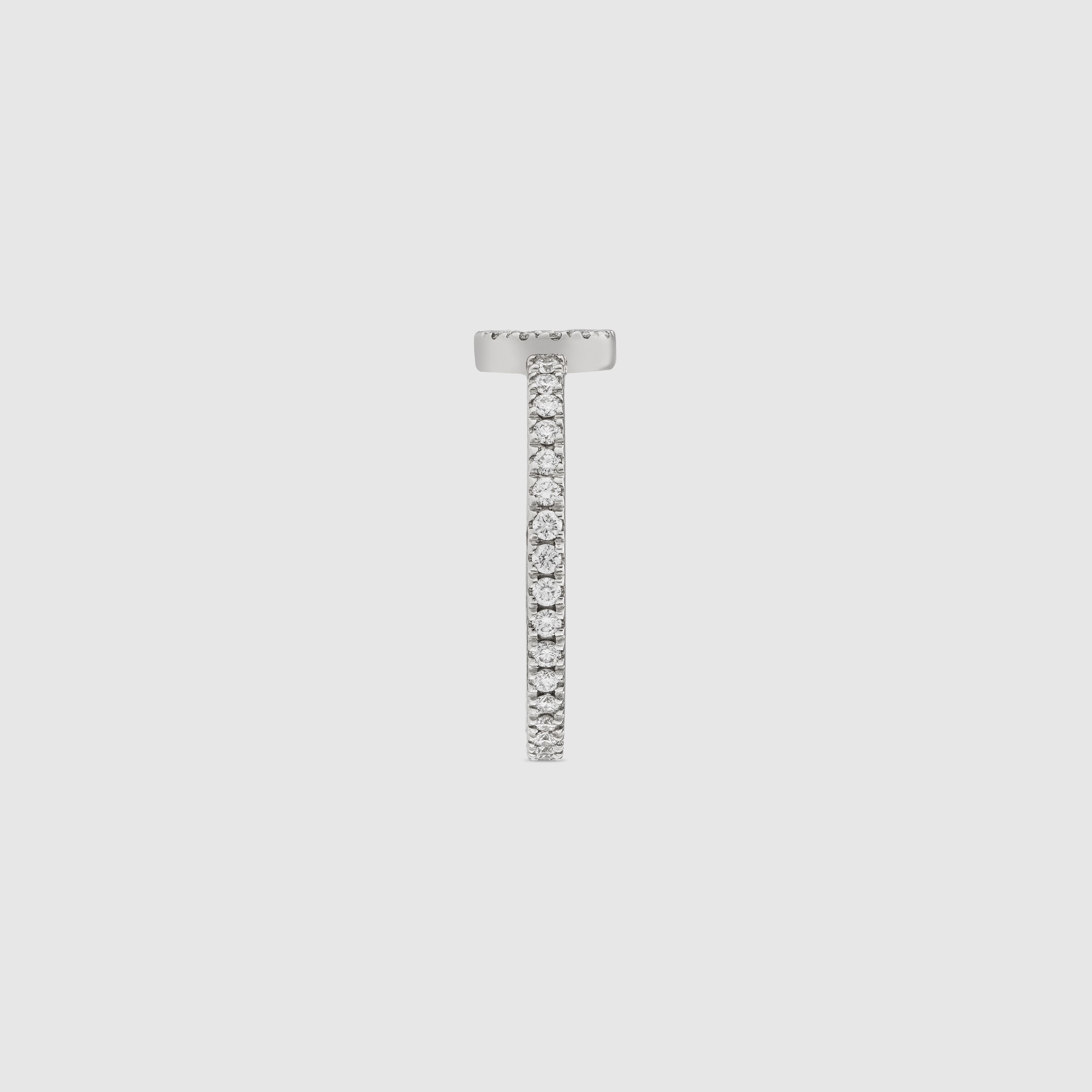 679113_J8568_9066_003_100_0000_Light-Interlocking-G-18k-diamond-ring.jpg