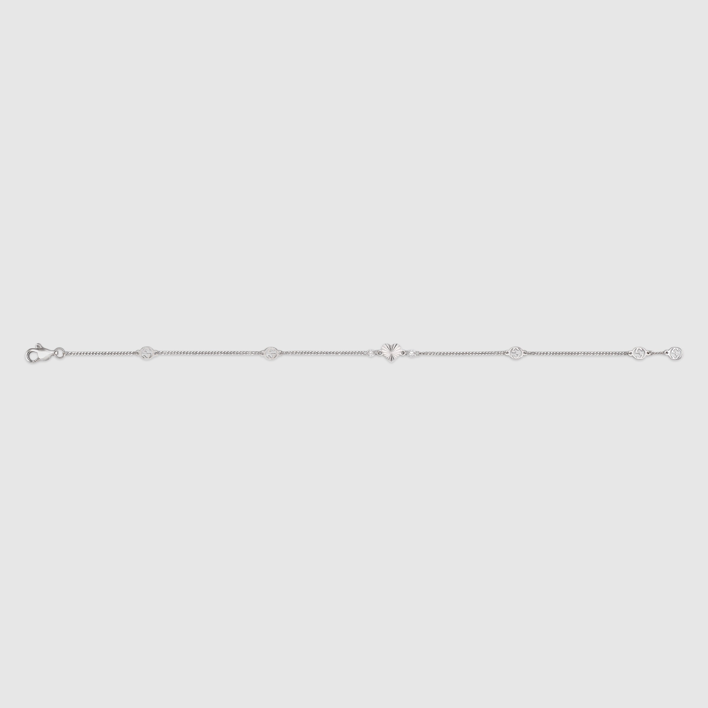 679118_J8568_9066_002_100_0000_Light-Interlocking-G-18k-necklace-with-heart.jpg