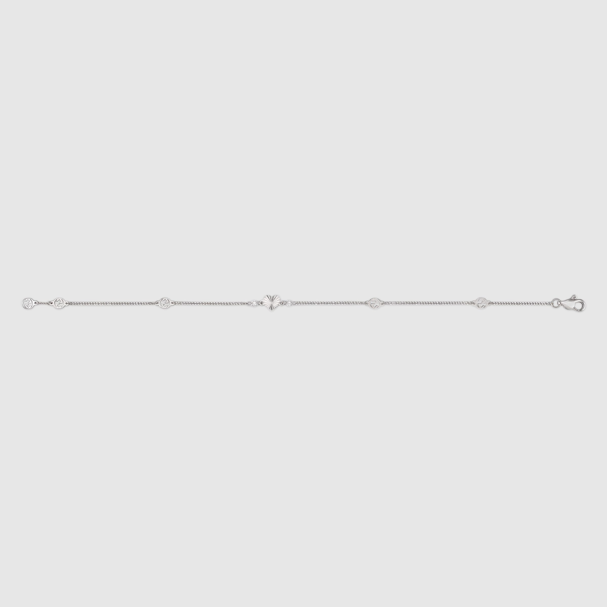 679118_J8568_9066_003_100_0000_Light-Interlocking-G-18k-necklace-with-heart.jpg