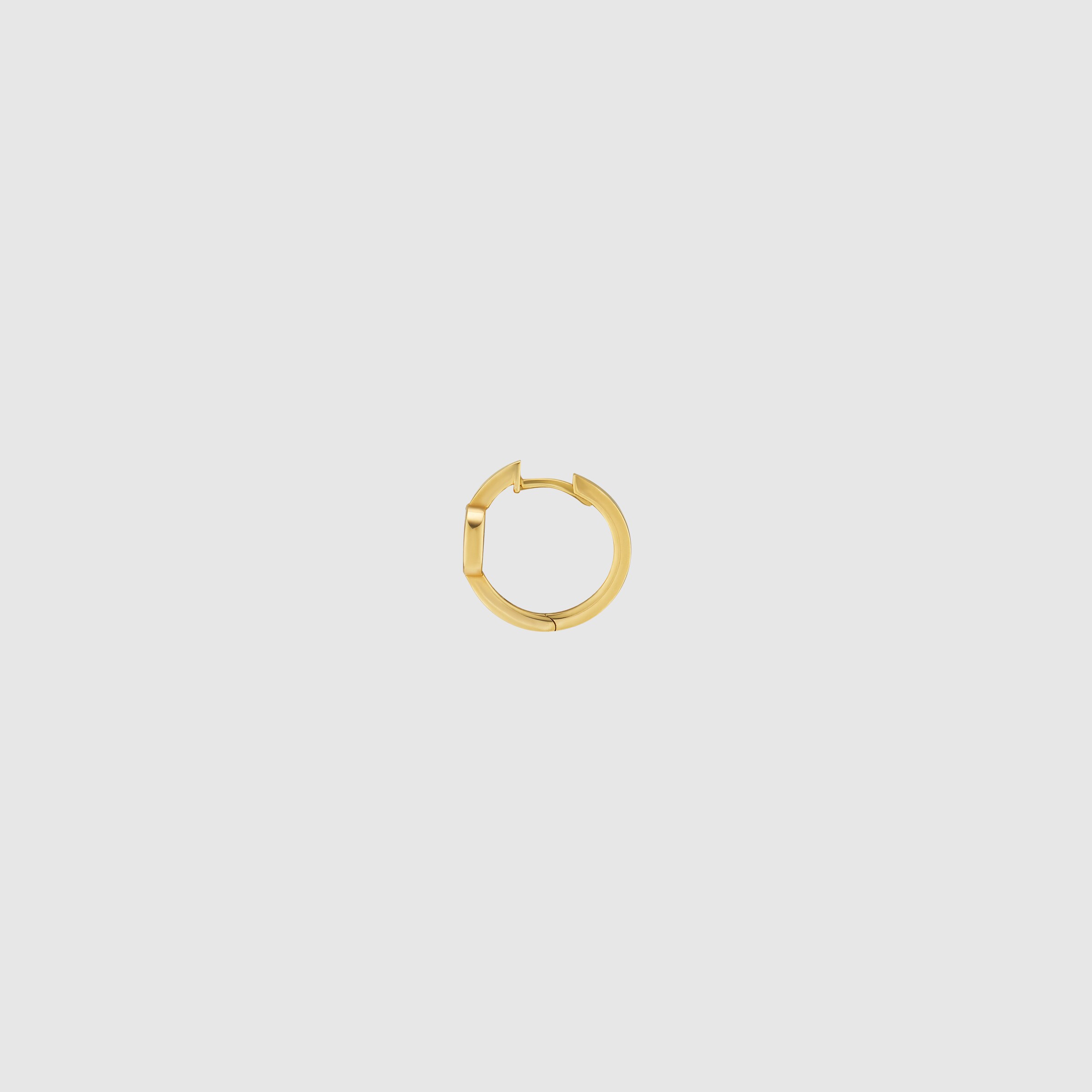 679324_J8500_8000_002_100_0000_Light-Interlocking-G-18k-single-earring.jpg