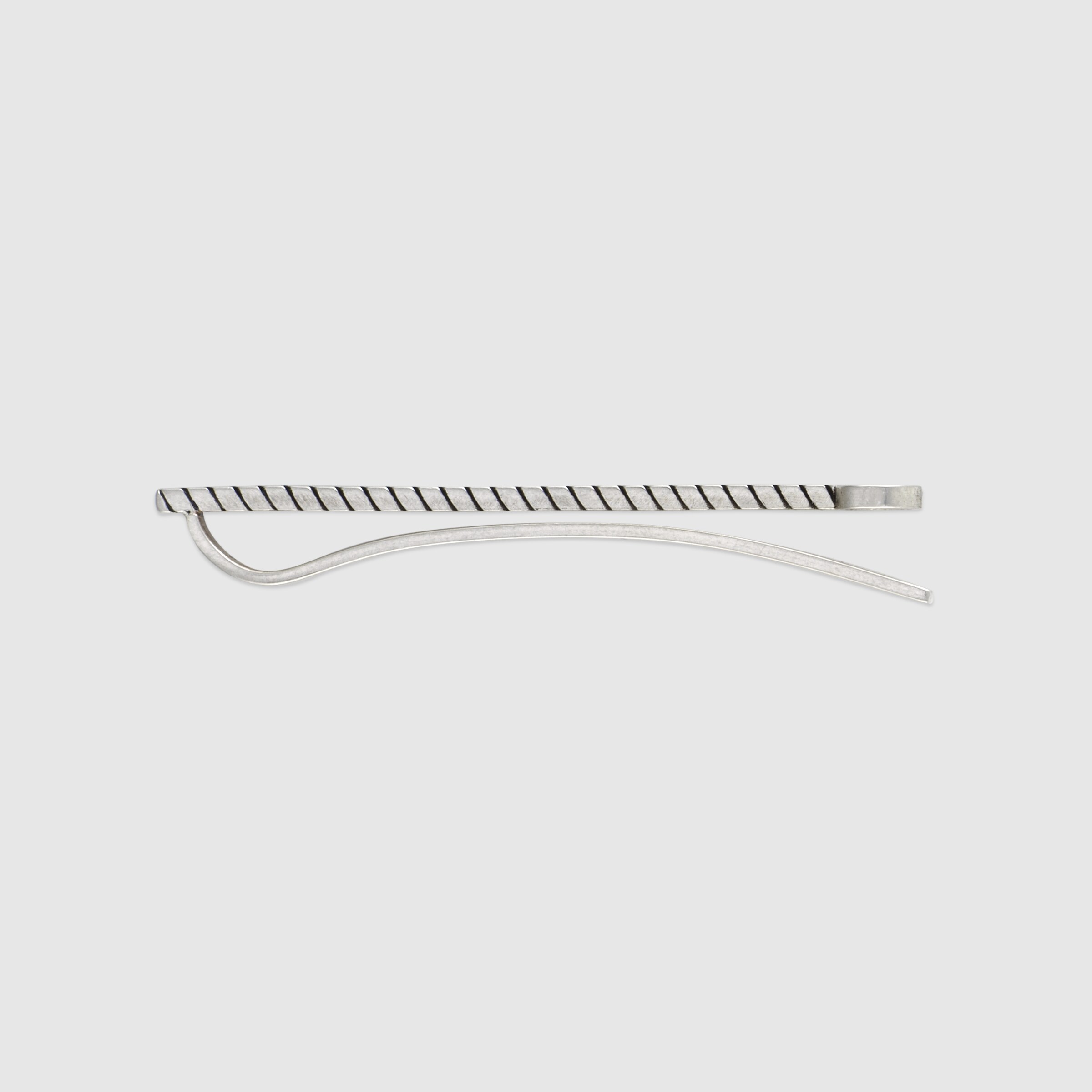 678650_J8400_0728_002_100_0000_Light-Interlocking-G-tie-bar.jpg