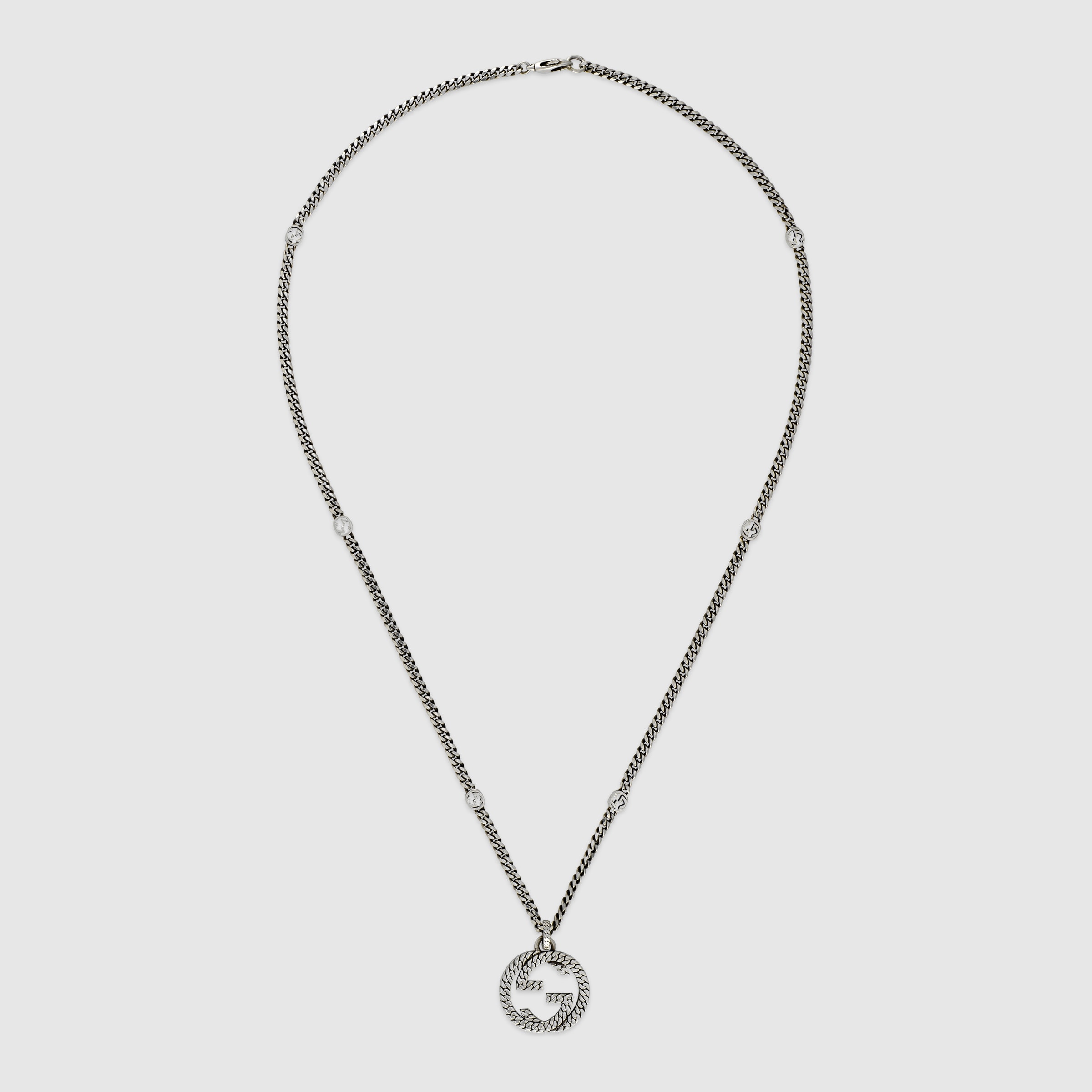 678651_J8400_0728_002_100_0000_Light-Interlocking-G-necklace.jpg
