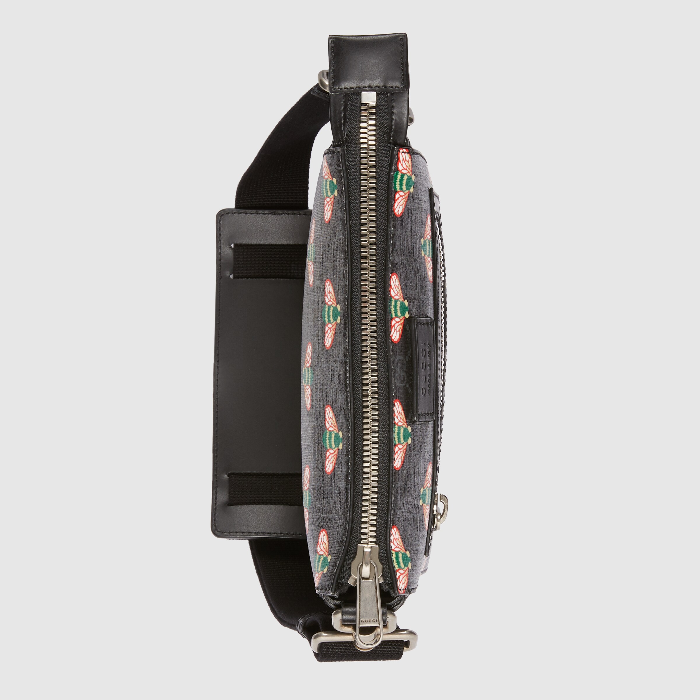 681021_UIEBN_1058_006_076_0000_Light-Gucci-Bestiary-messenger-bag-with-bees.jpg