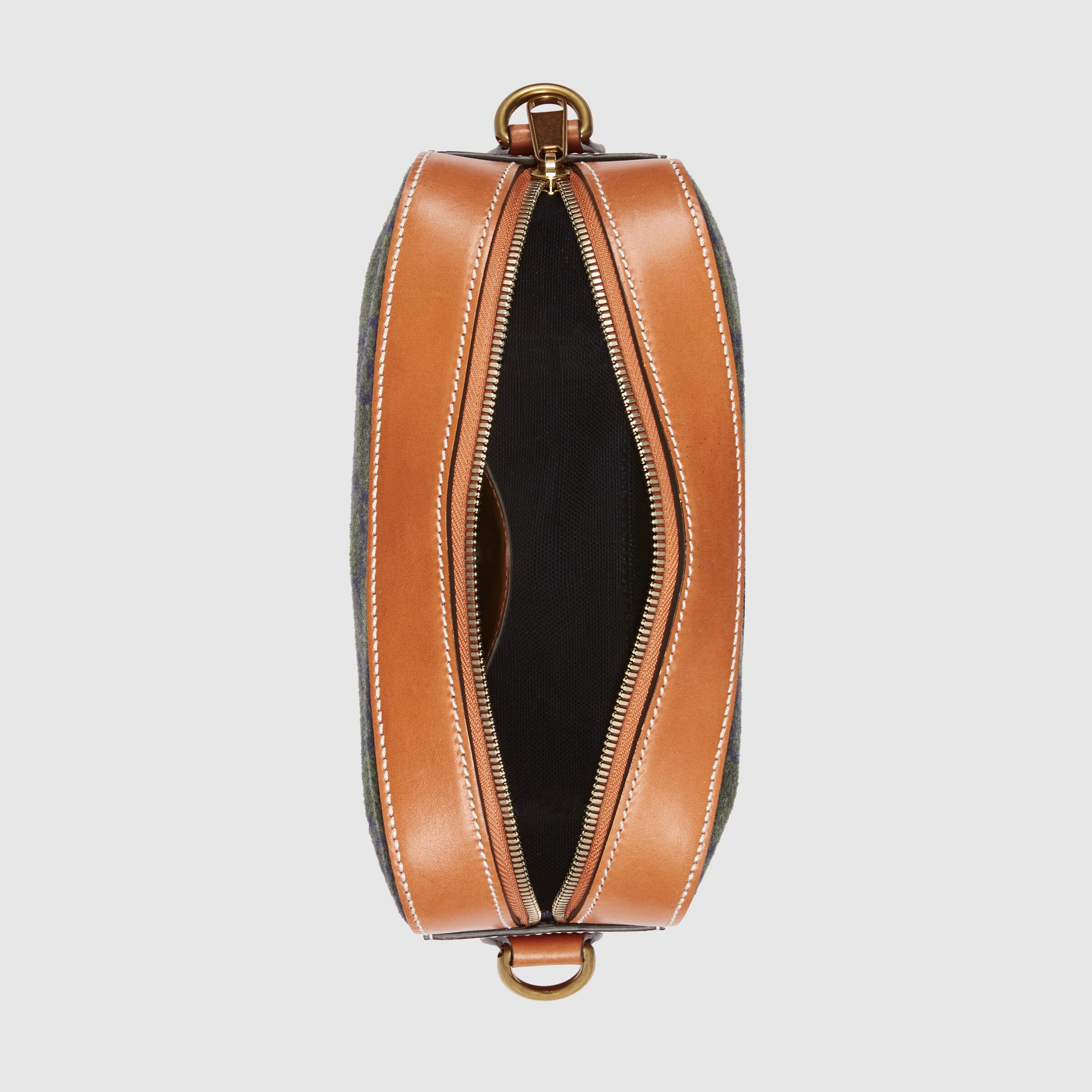 671625_2K3ET_3380_007_075_0000_Light-Shoulder-bag-with-Gucci-Script-logo.jpg