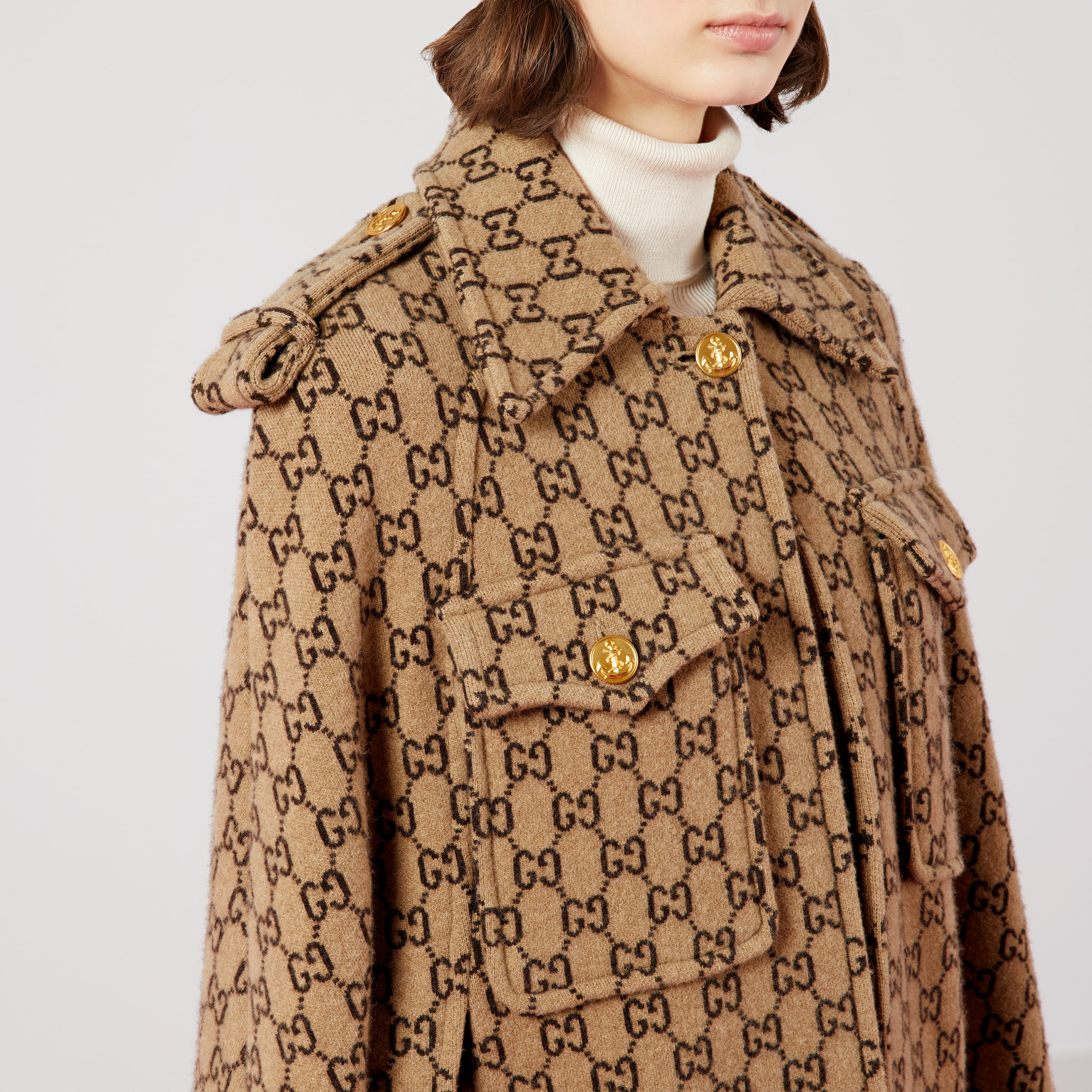 610488_XKA5U_9751_005_100_0000_Light-GG-wool-cape.jpg