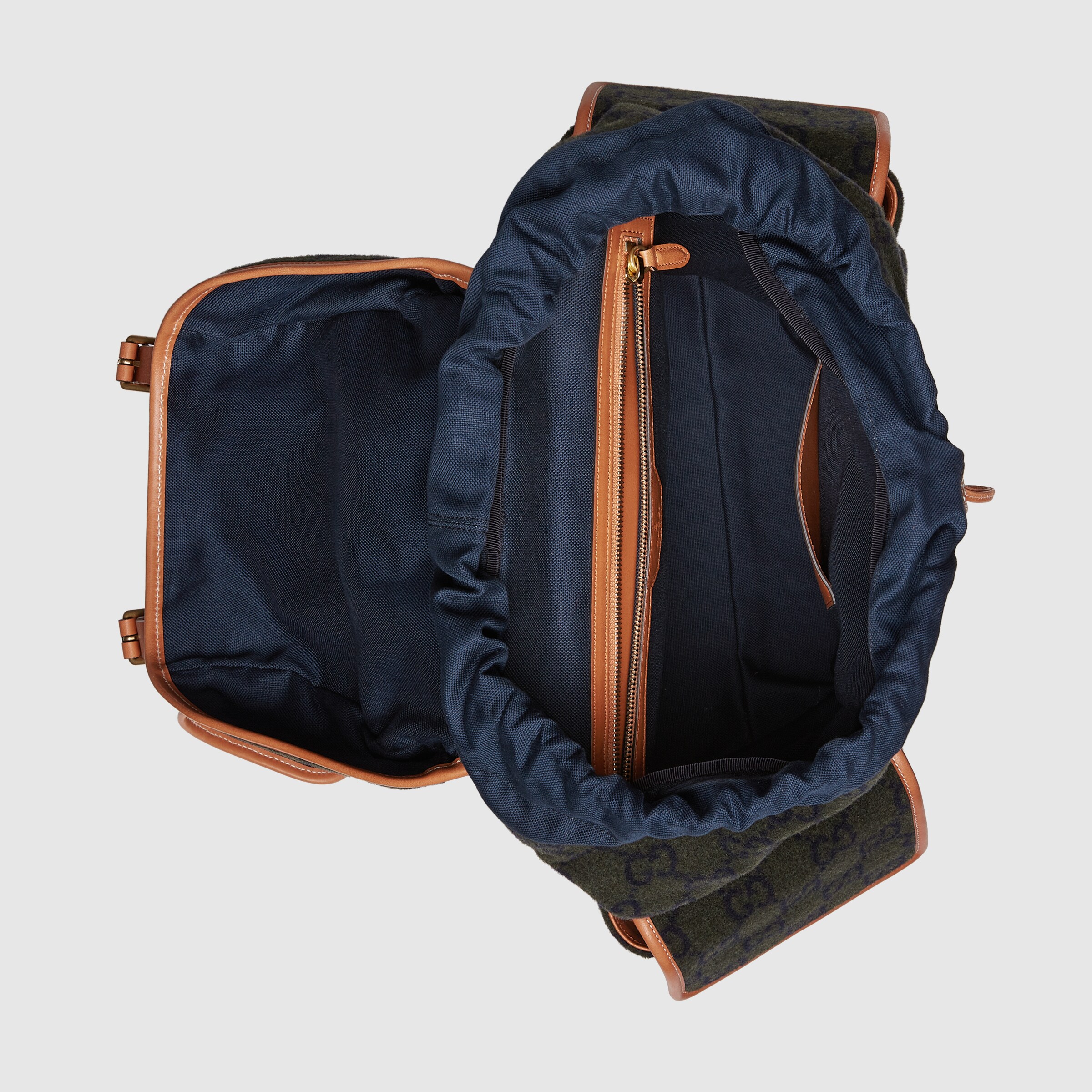681246_2K3CT_3381_007_100_0000_Light-Backpack-with-Gucci-Script-logo.jpg