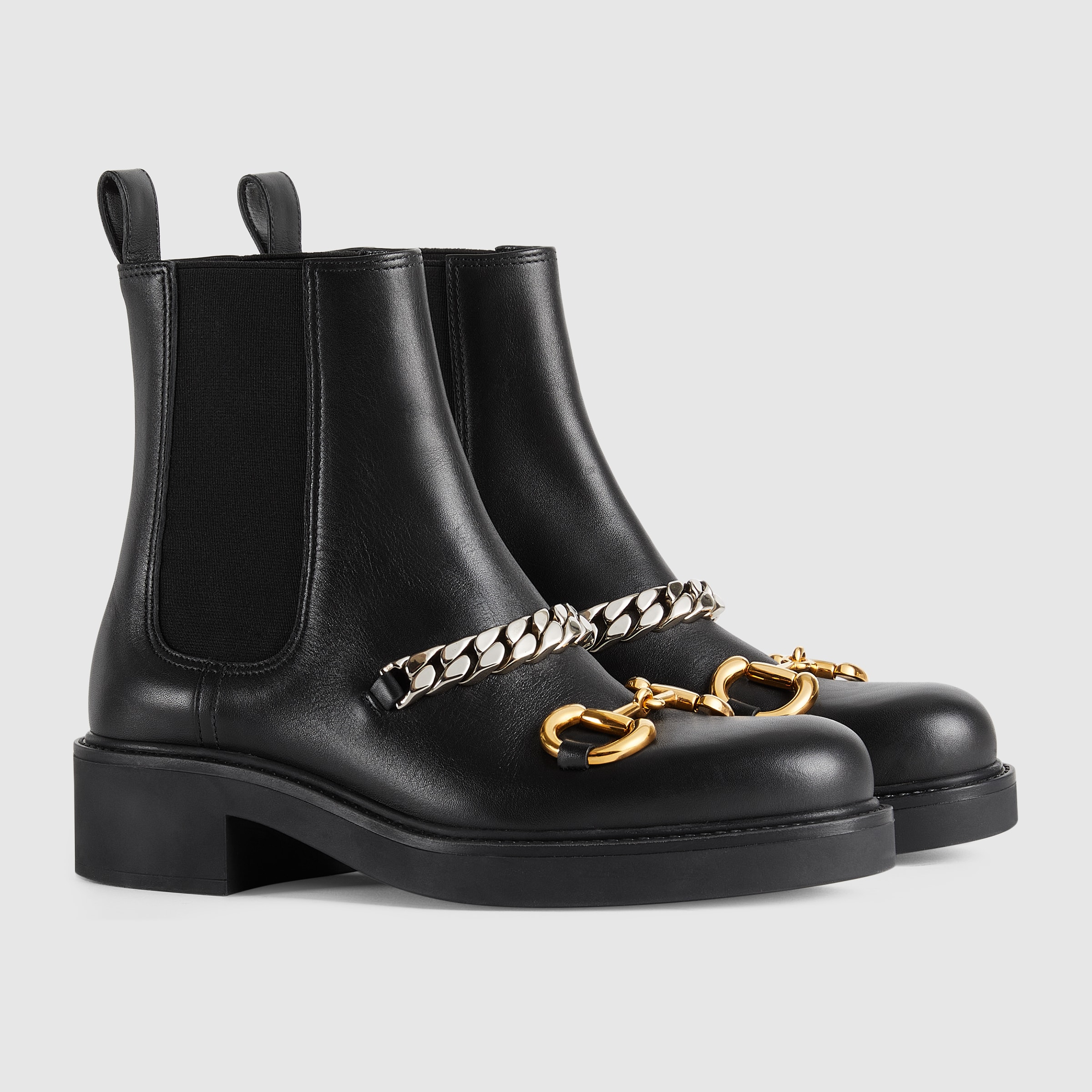 670393_17K10_1000_002_100_0000_Light-Womens-Chelsea-boot-with-chain.jpg