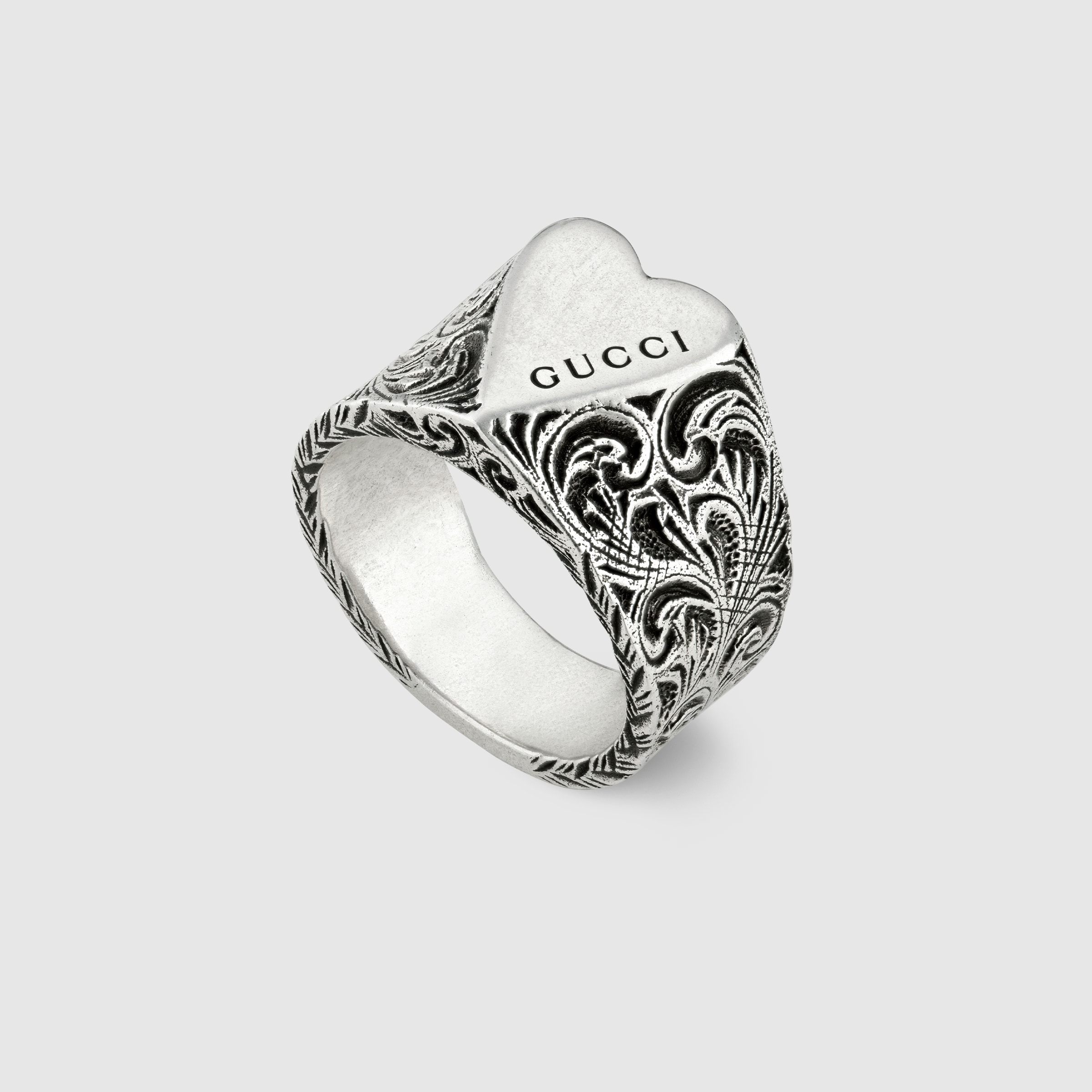 678913_J8400_0728_002_100_0000_Light-Gucci-heart-ring.jpg