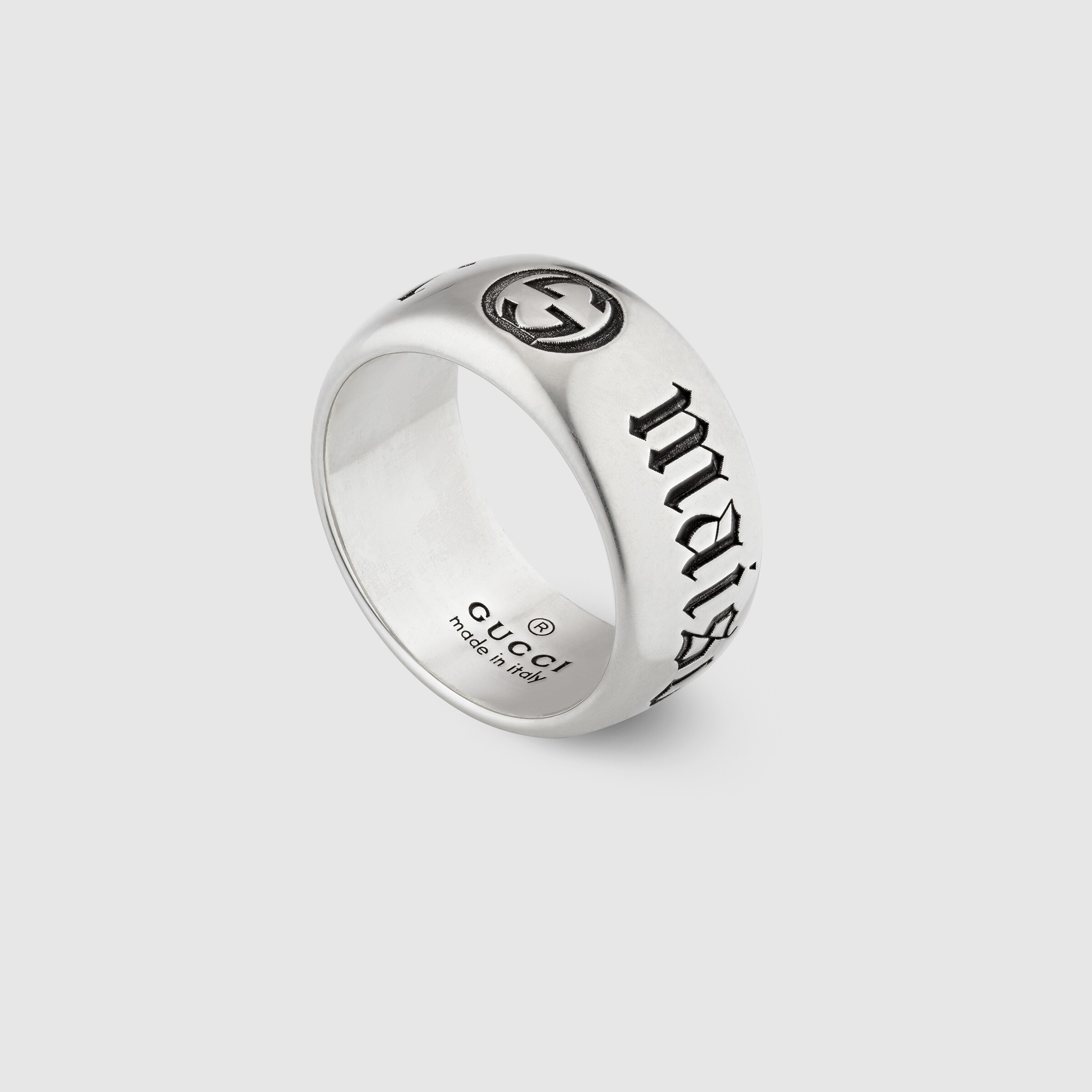 678666_J8400_0701_002_100_0000_Light-Wide-Maison-de-lAmour-ring.jpg