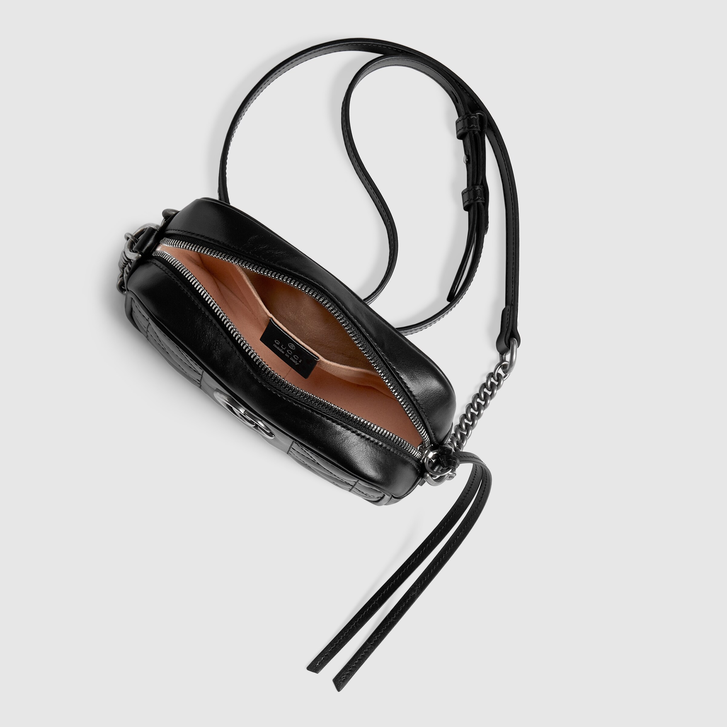 634936_UM8BN_1000_010_067_0041_Light-GG-Marmont-mini-shoulder-bag.jpg