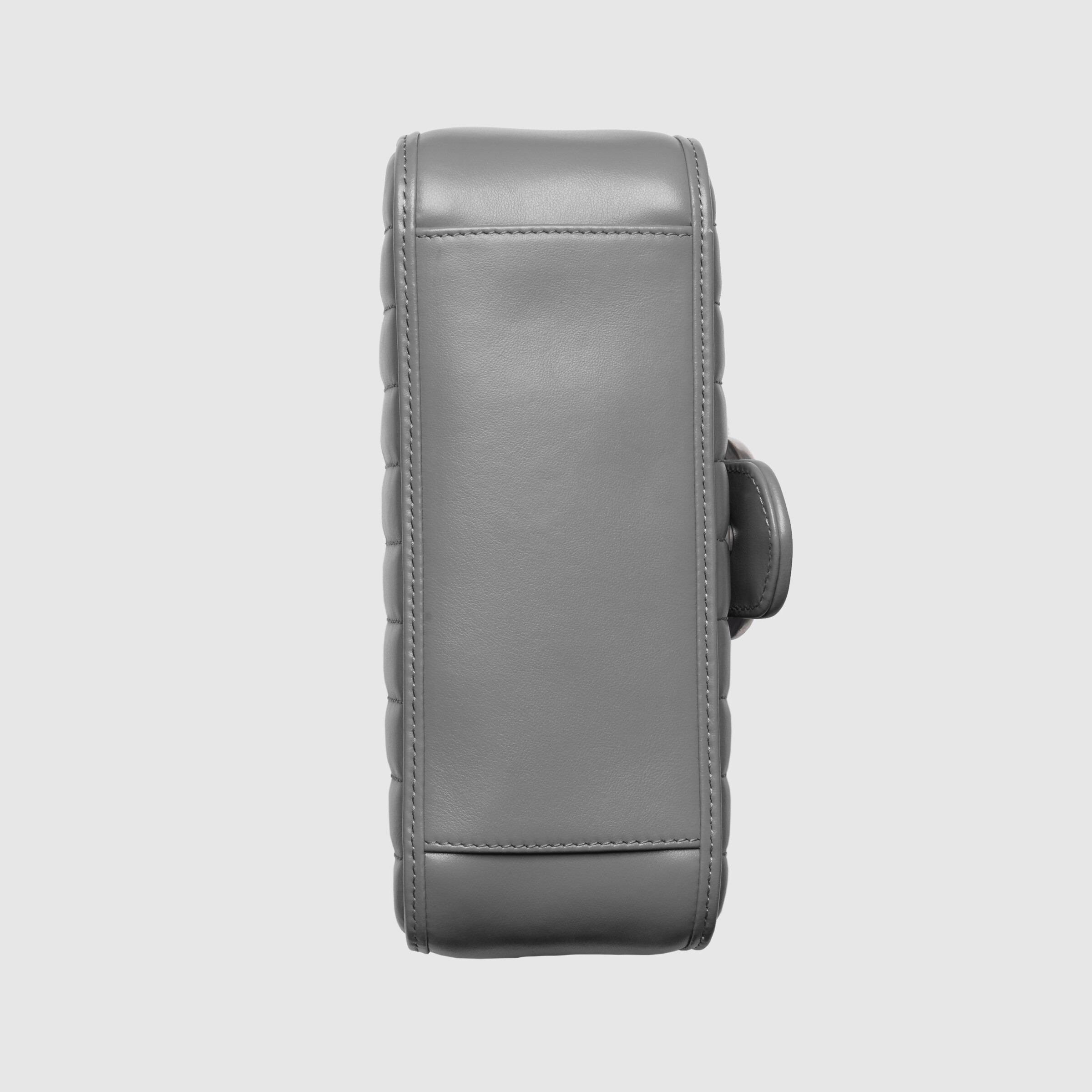 583571_UM8AN_1711_009_058_0021_Light-GG-Marmont-mini-top-handle-bag.jpg