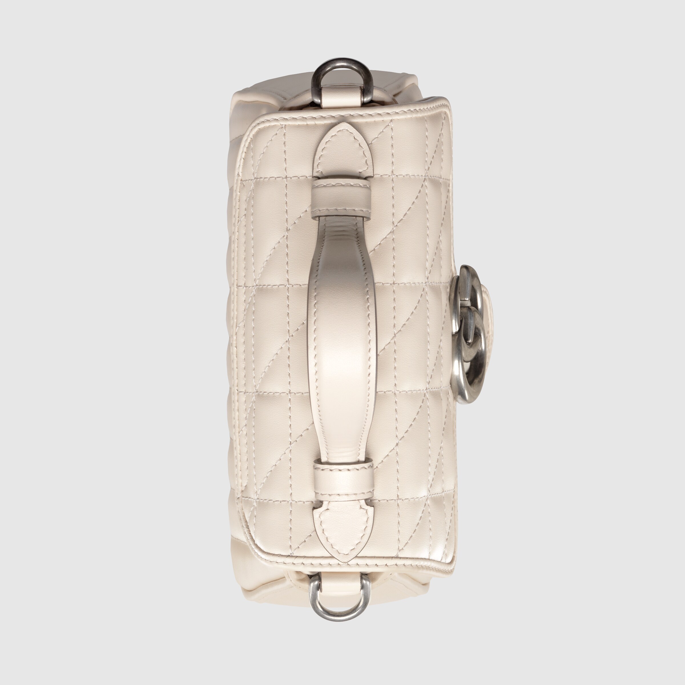 583571_UM8AN_9022_006_058_0032_Light-GG-Marmont-mini-top-handle-bag.jpg