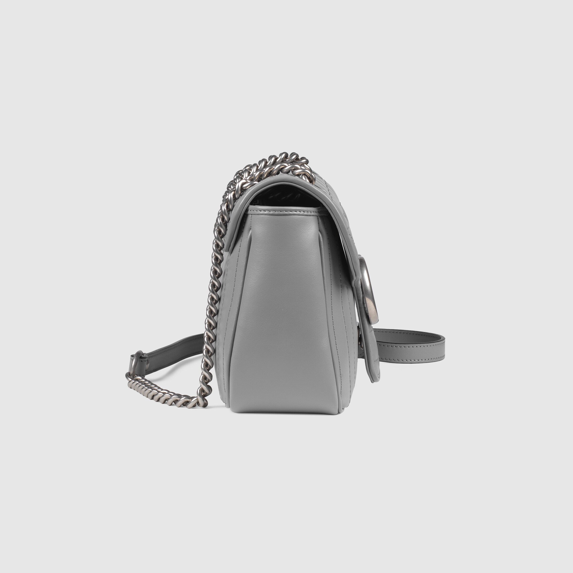 443497_UM8AN_1711_004_078_0038_Light-GG-Marmont-small-shoulder-bag.jpg