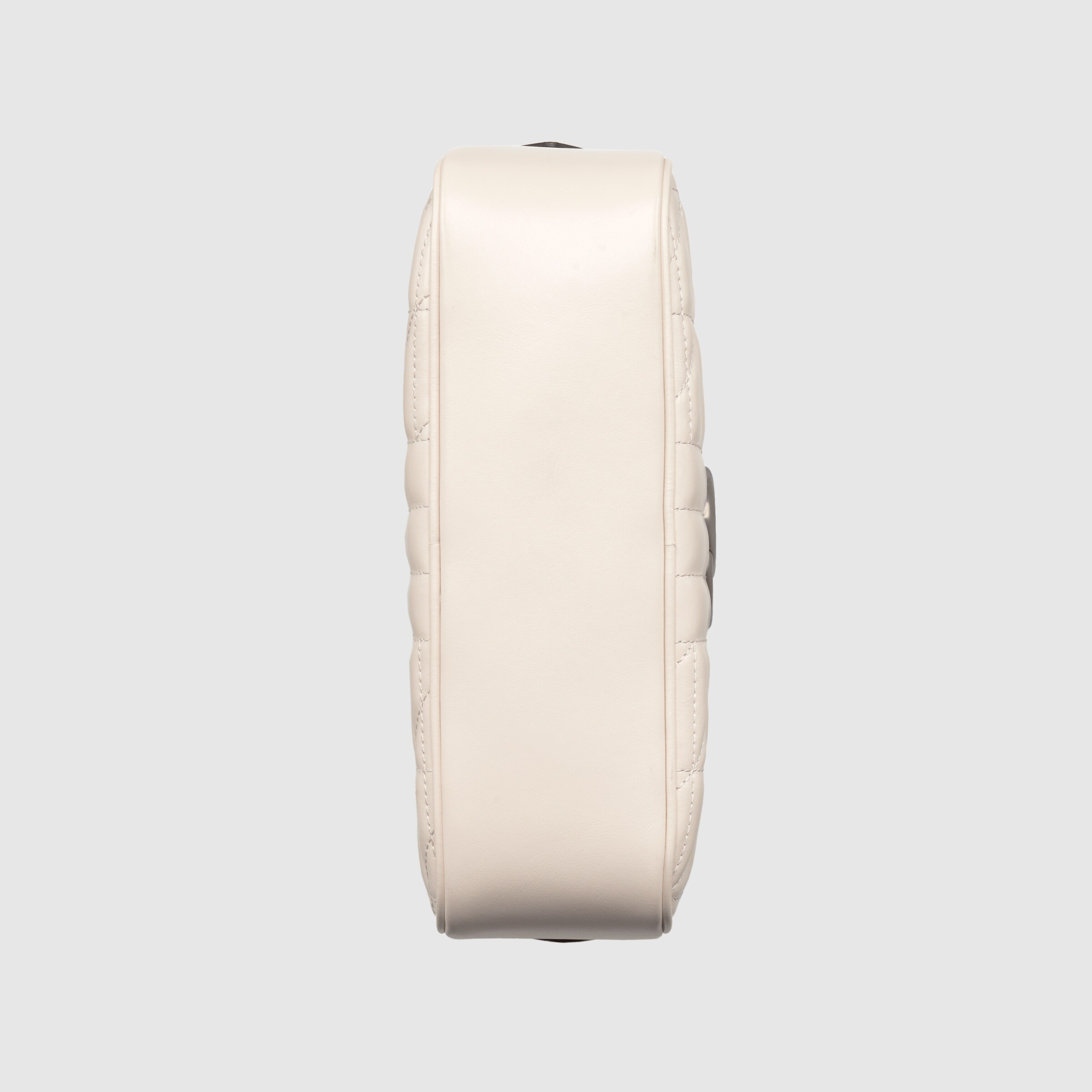 447632_UM8BN_9022_009_067_0032_Light-GG-Marmont-small-shoulder-bag.jpg