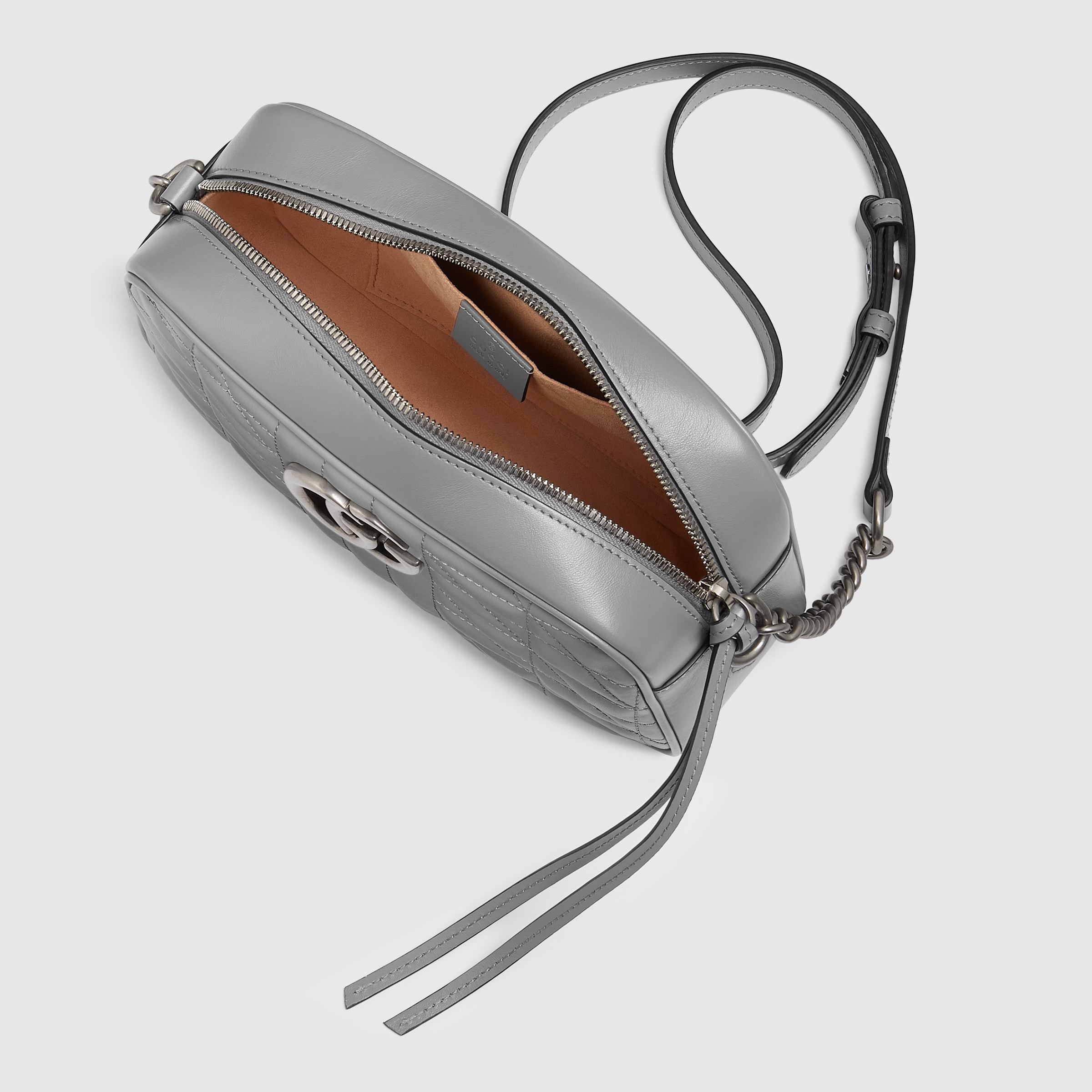 447632_UM8BN_1711_010_072_0023_Light-GG-Marmont-small-shoulder-bag.jpg