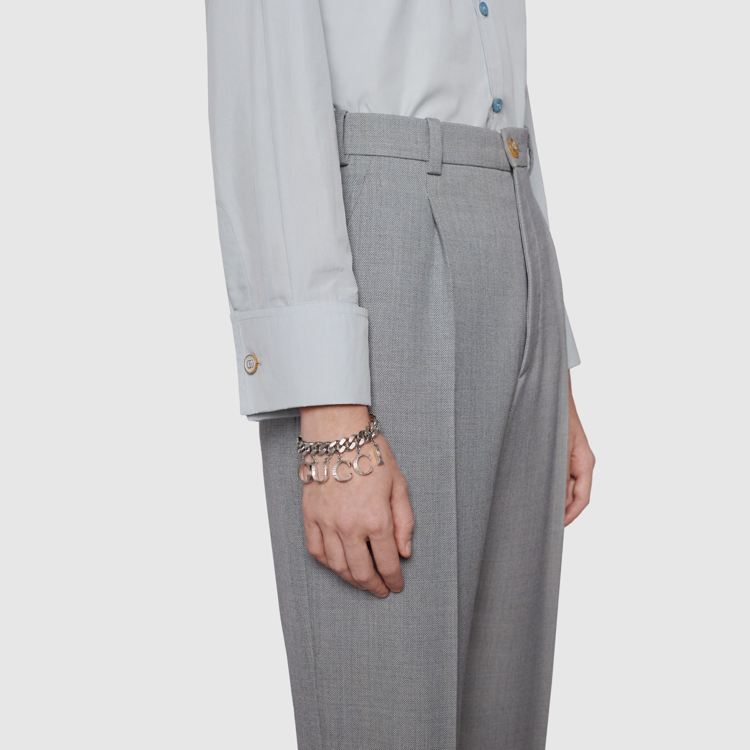 680277_I4601_0926_008_100_0000_Light-Bracelet-with-Gucci-script.jpg