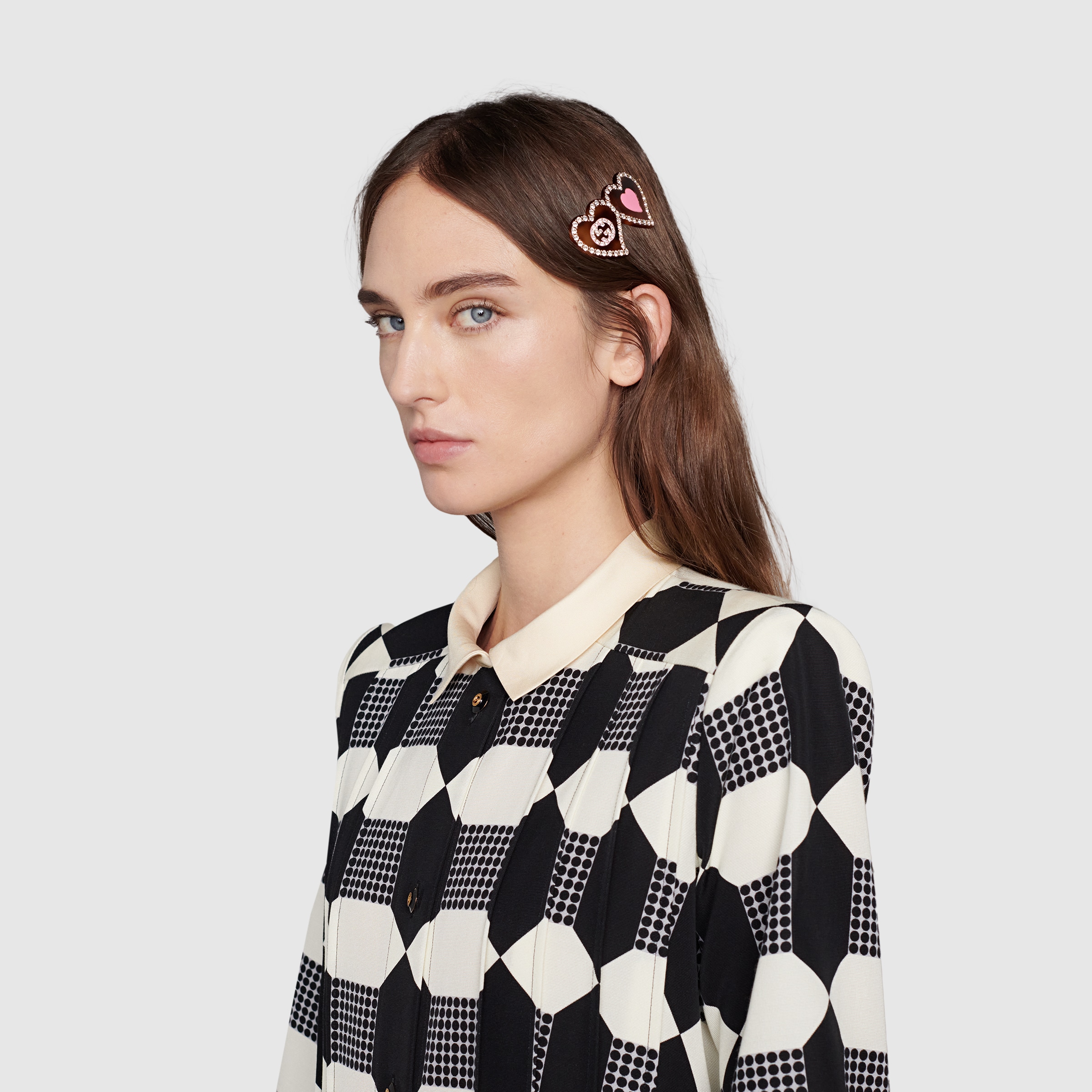 679029_I9354_8520_008_100_0000_Light-Hair-clip-with-GG-and-hearts.jpg