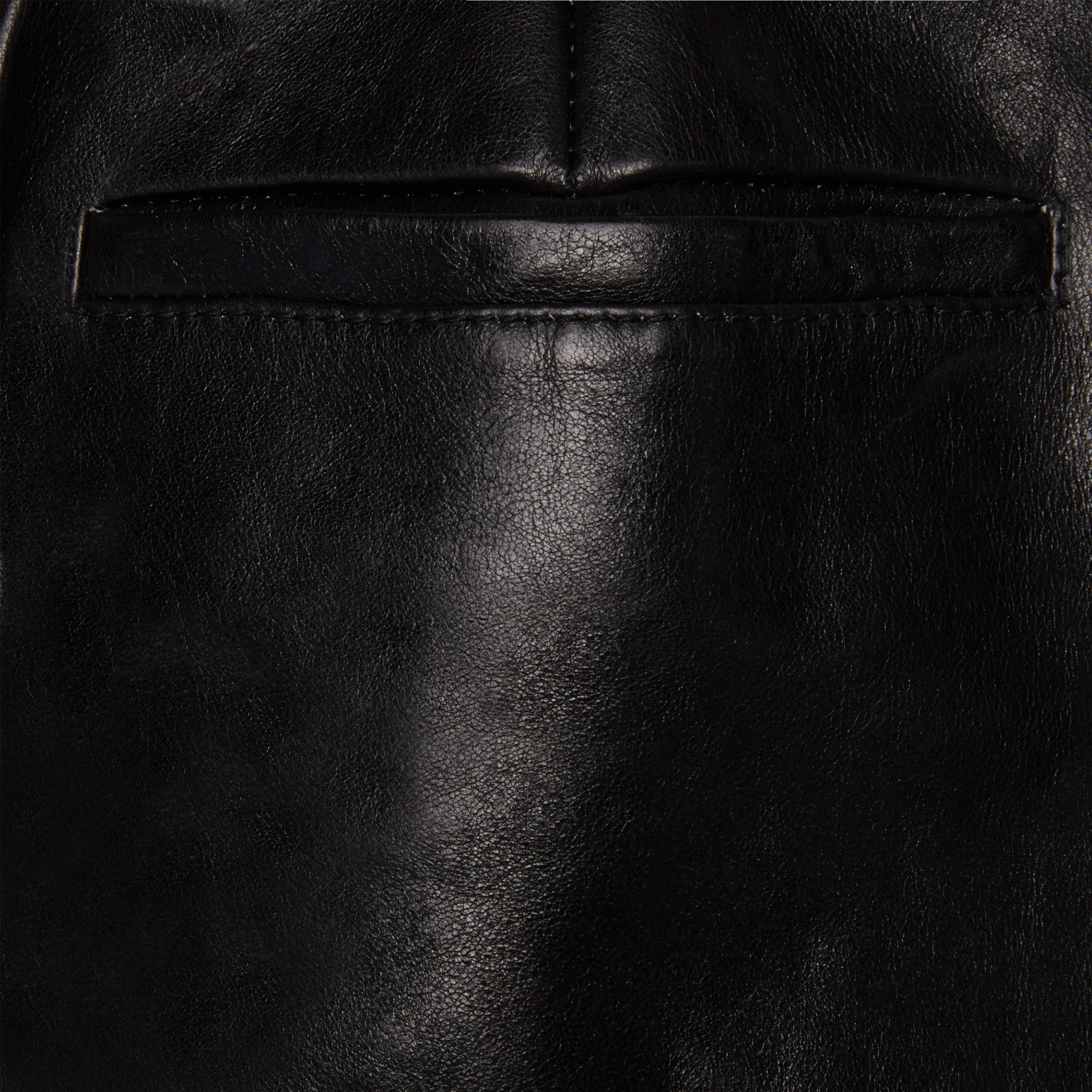 677472_XNAL7_1000_011_100_0000_Light-Shiny-leather-trousers.jpg