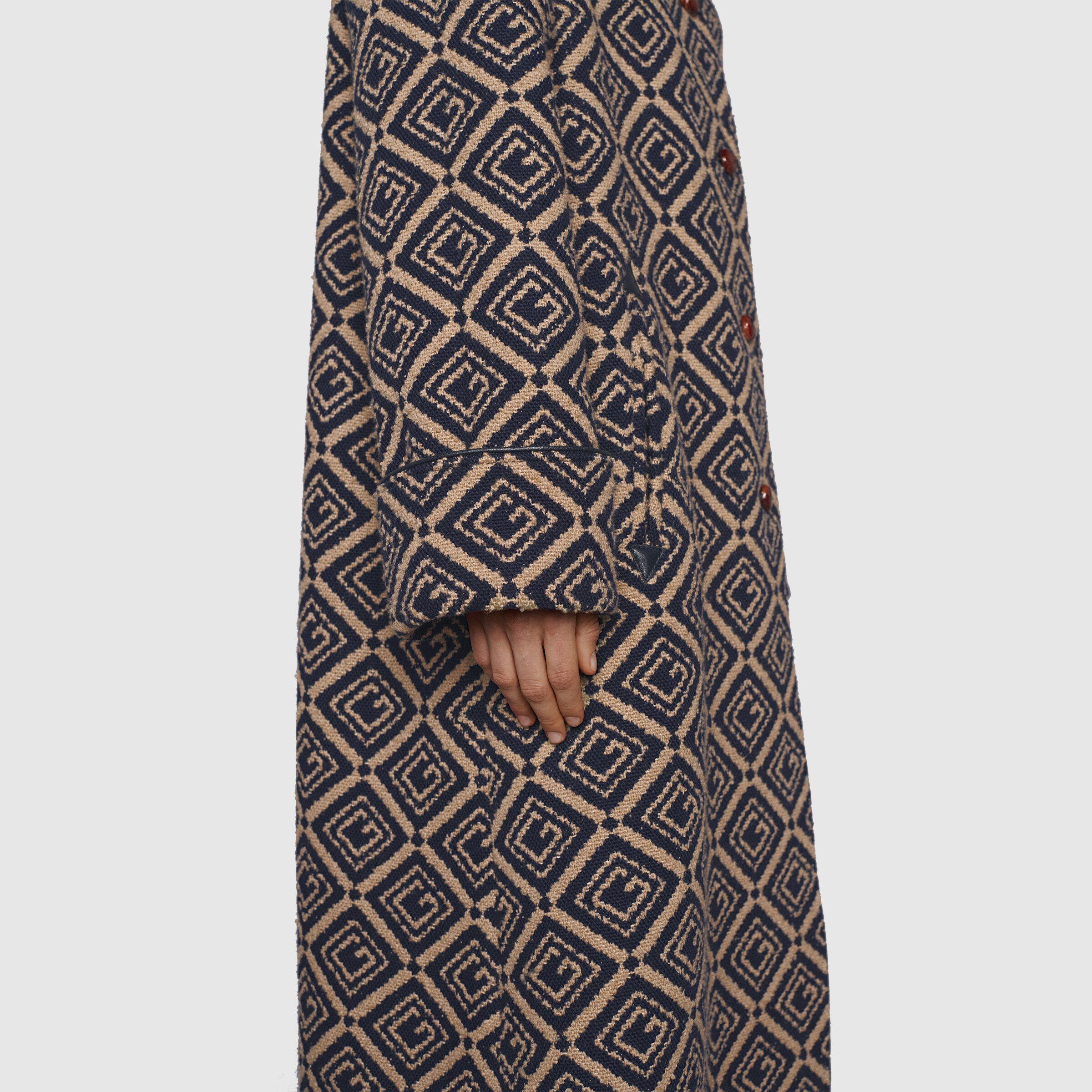 664252_Z8AQ5_4447_012_100_0000_Light-Geometric-G-tweed-coat.jpg