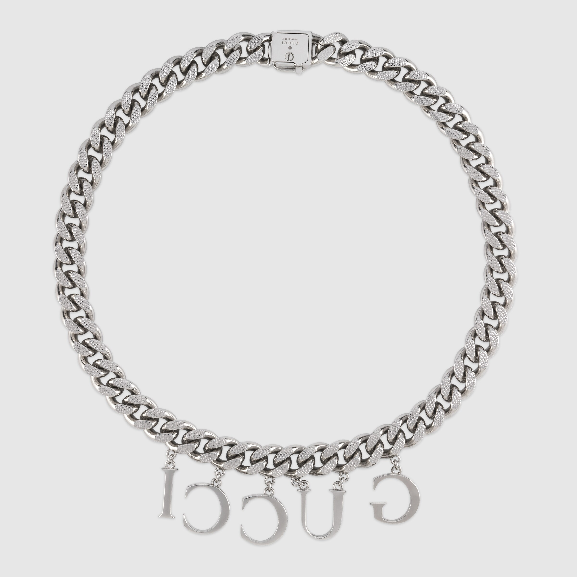 675769_I4601_0926_002_100_0000_Light-Necklace-with-Gucci-script.jpg