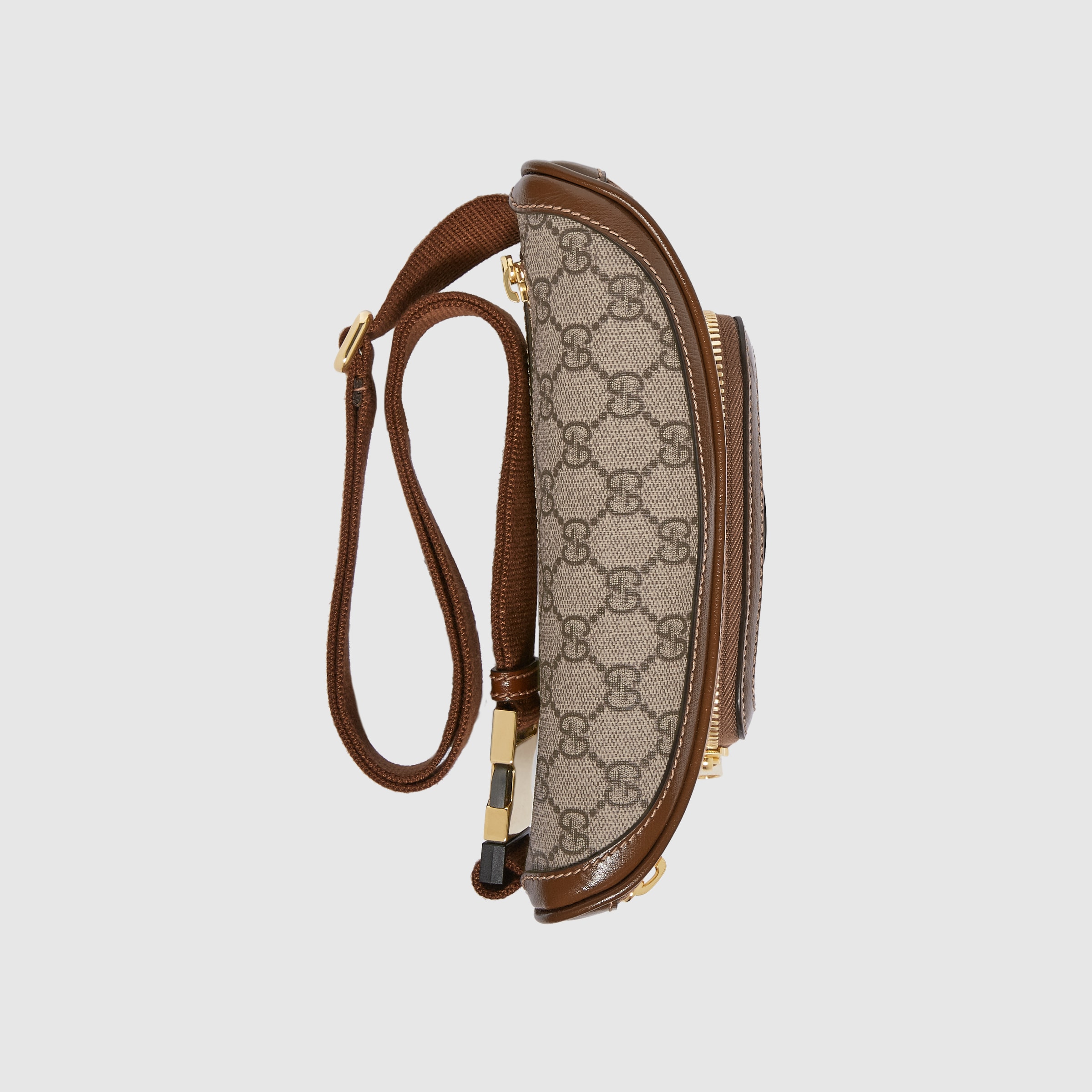 682933_92THG_8563_006_074_0000_Light-Belt-bag-with-Interlocking-G.jpg