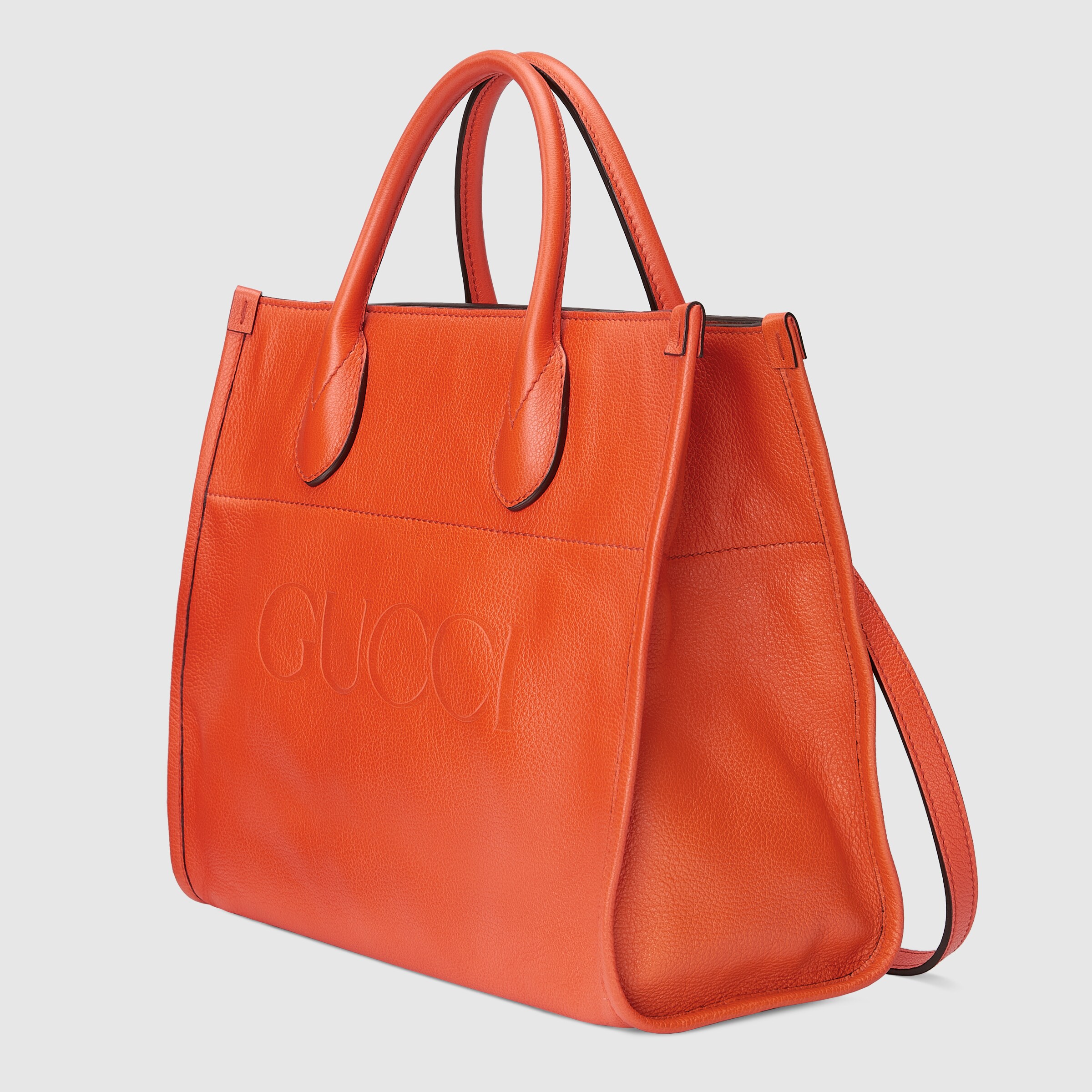 674822_0E8IG_7519_002_081_0000_Light-Small-tote-with-Gucci-logo.jpg