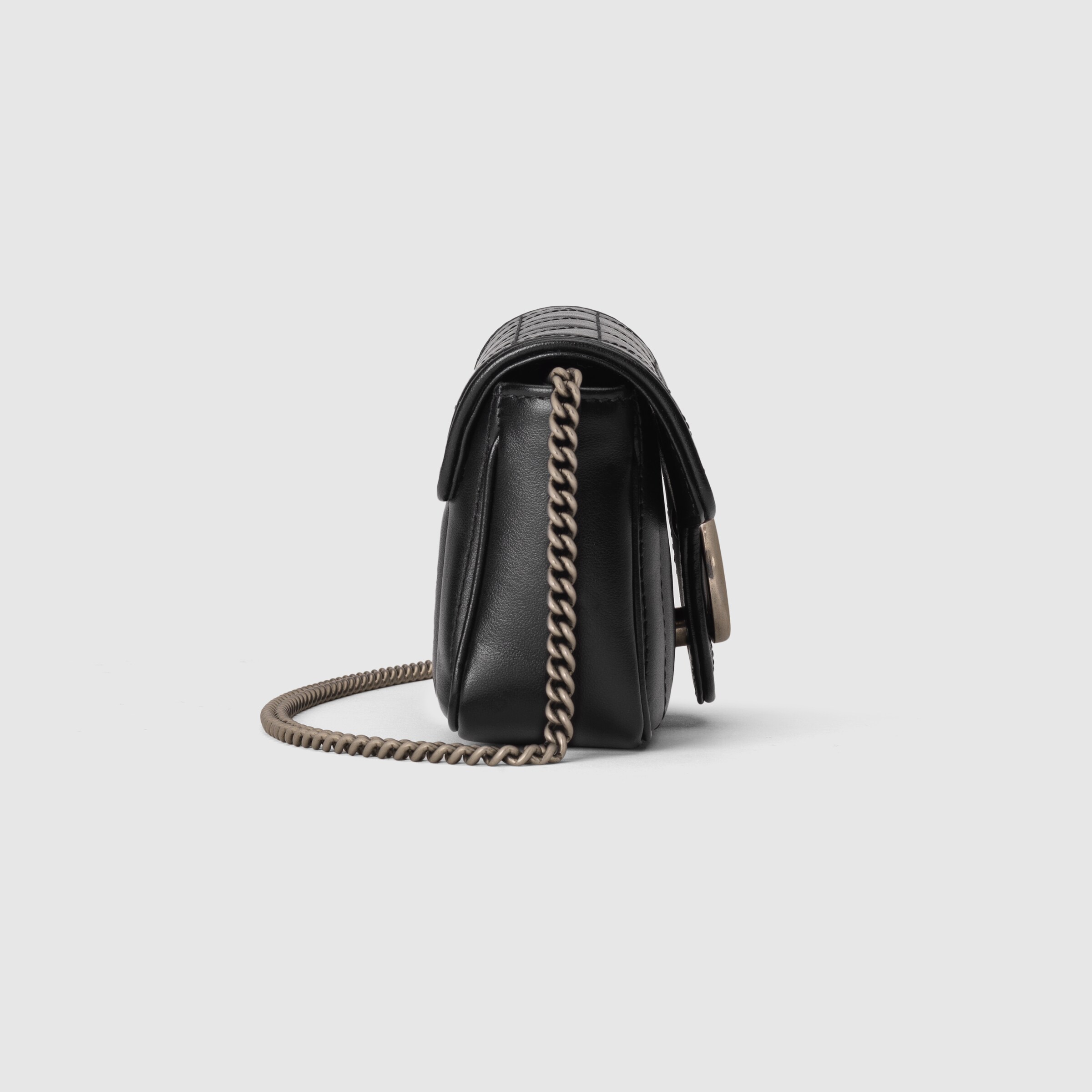 476433_DTD5N_1000_004_057_0000_Light-GG-Marmont-super-mini-bag.jpg